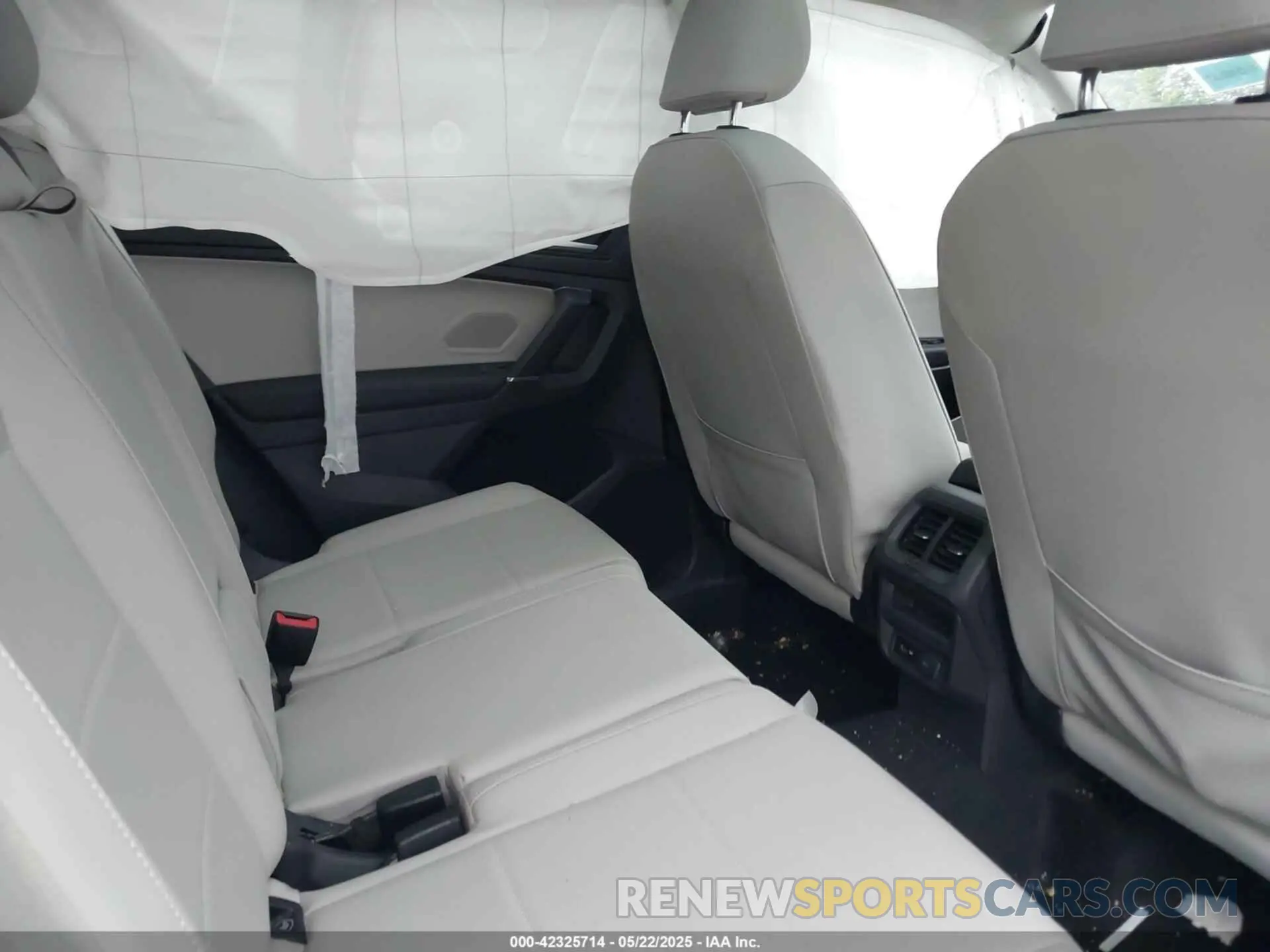 8 fotografías del automóvil dañado 3VV2B7AX2LM022477 VOLKSWAGEN TIGUAN 2020