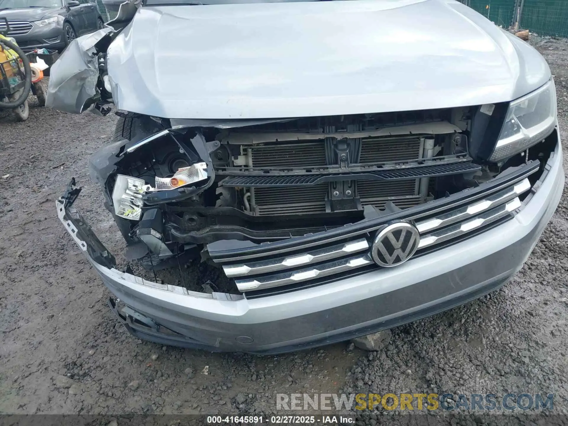 17 fotografías del automóvil dañado 3VV2B7AX2LM042731 VOLKSWAGEN TIGUAN 2020