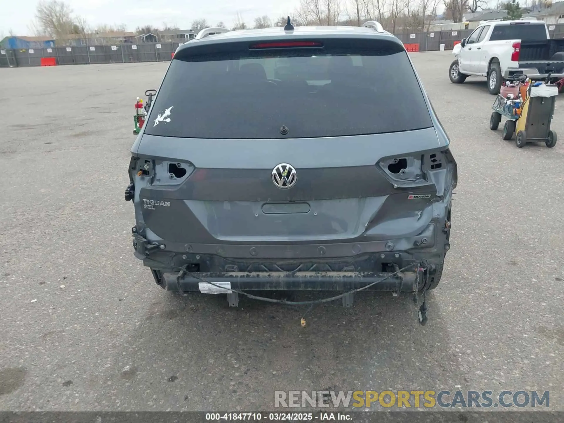 17 fotografías del automóvil dañado 3VV2B7AX3LM103195 VOLKSWAGEN TIGUAN 2020