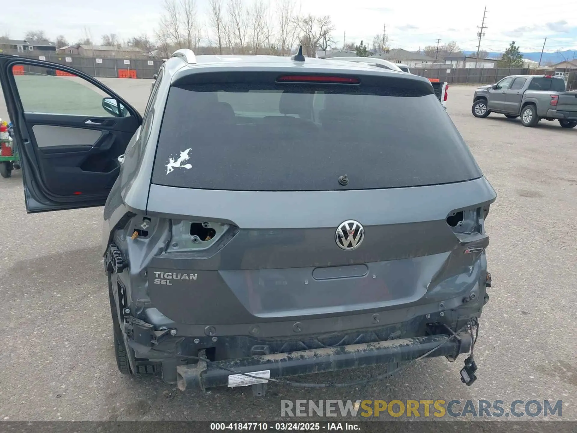 6 fotografías del automóvil dañado 3VV2B7AX3LM103195 VOLKSWAGEN TIGUAN 2020