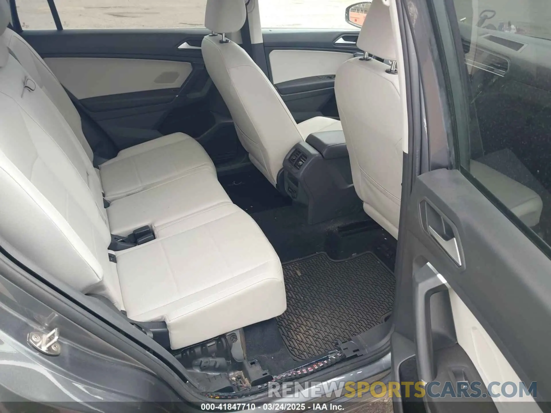8 fotografías del automóvil dañado 3VV2B7AX3LM103195 VOLKSWAGEN TIGUAN 2020