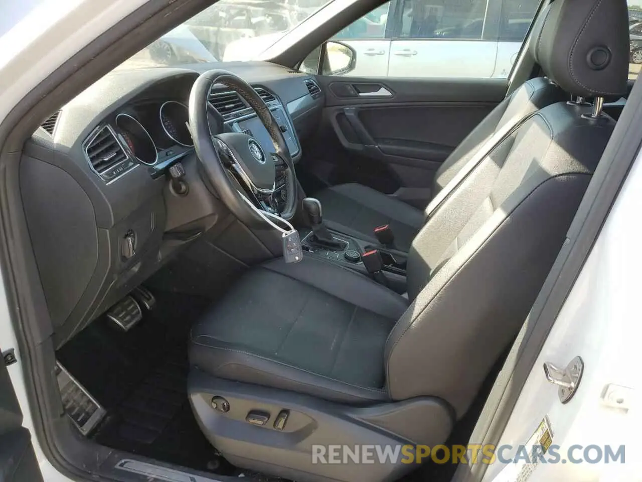 7 fotografías del automóvil dañado 3VV2B7AX3LM118621 VOLKSWAGEN TIGUAN 2020