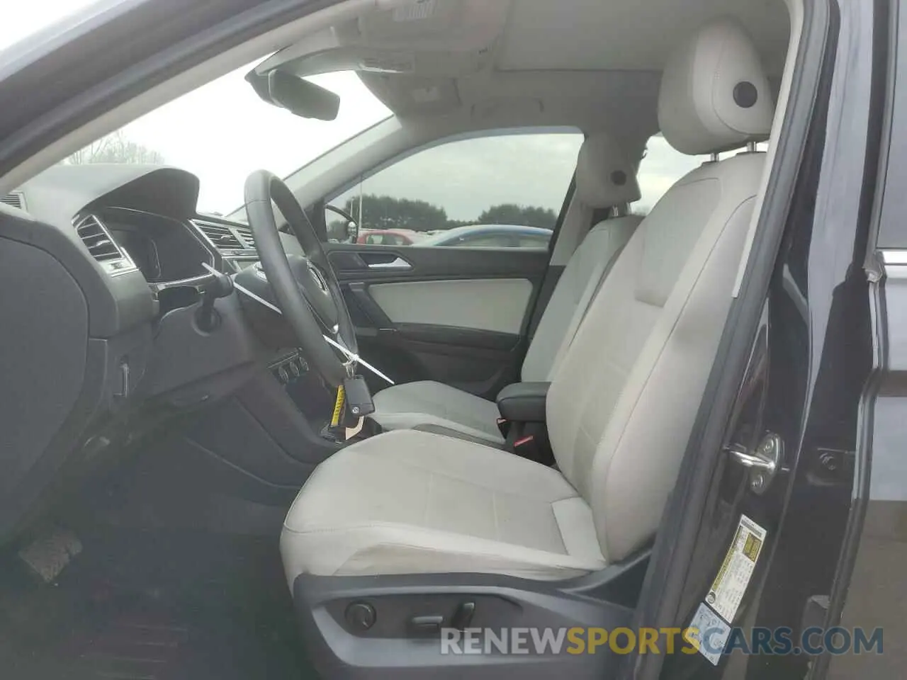 7 fotografías del automóvil dañado 3VV2B7AX4LM139851 VOLKSWAGEN TIGUAN 2020