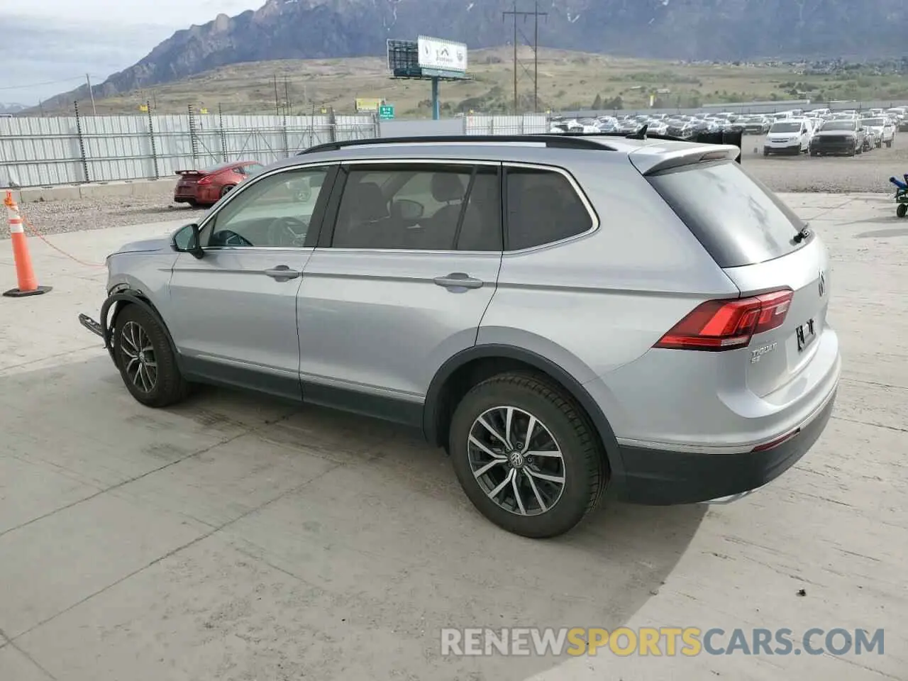 2 fotografías del automóvil dañado 3VV2B7AX5LM037412 VOLKSWAGEN TIGUAN 2020