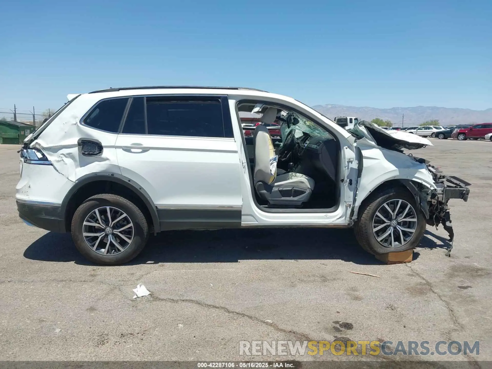 14 fotografías del automóvil dañado 3VV2B7AX6LM043638 VOLKSWAGEN TIGUAN 2020
