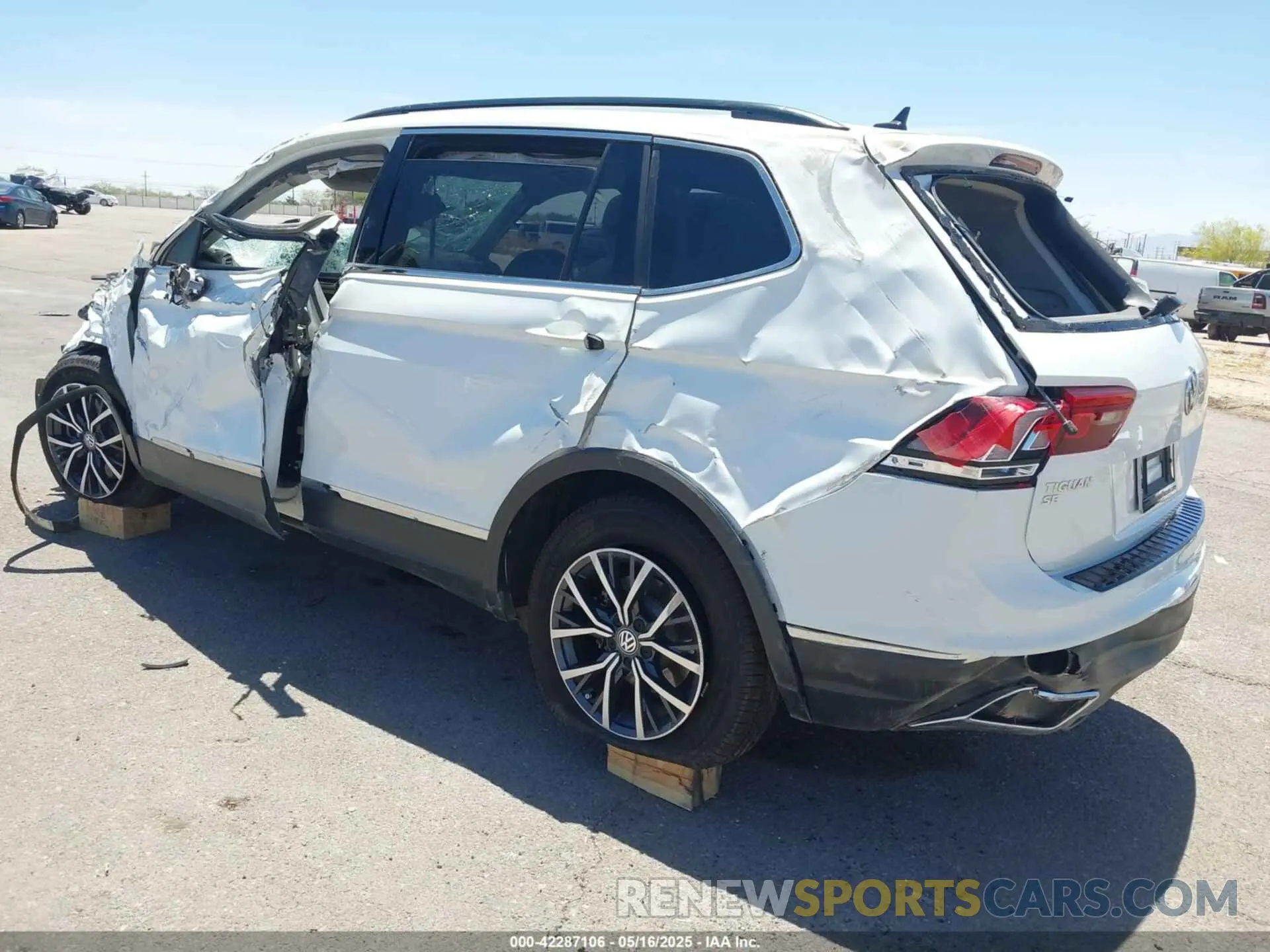 3 fotografías del automóvil dañado 3VV2B7AX6LM043638 VOLKSWAGEN TIGUAN 2020