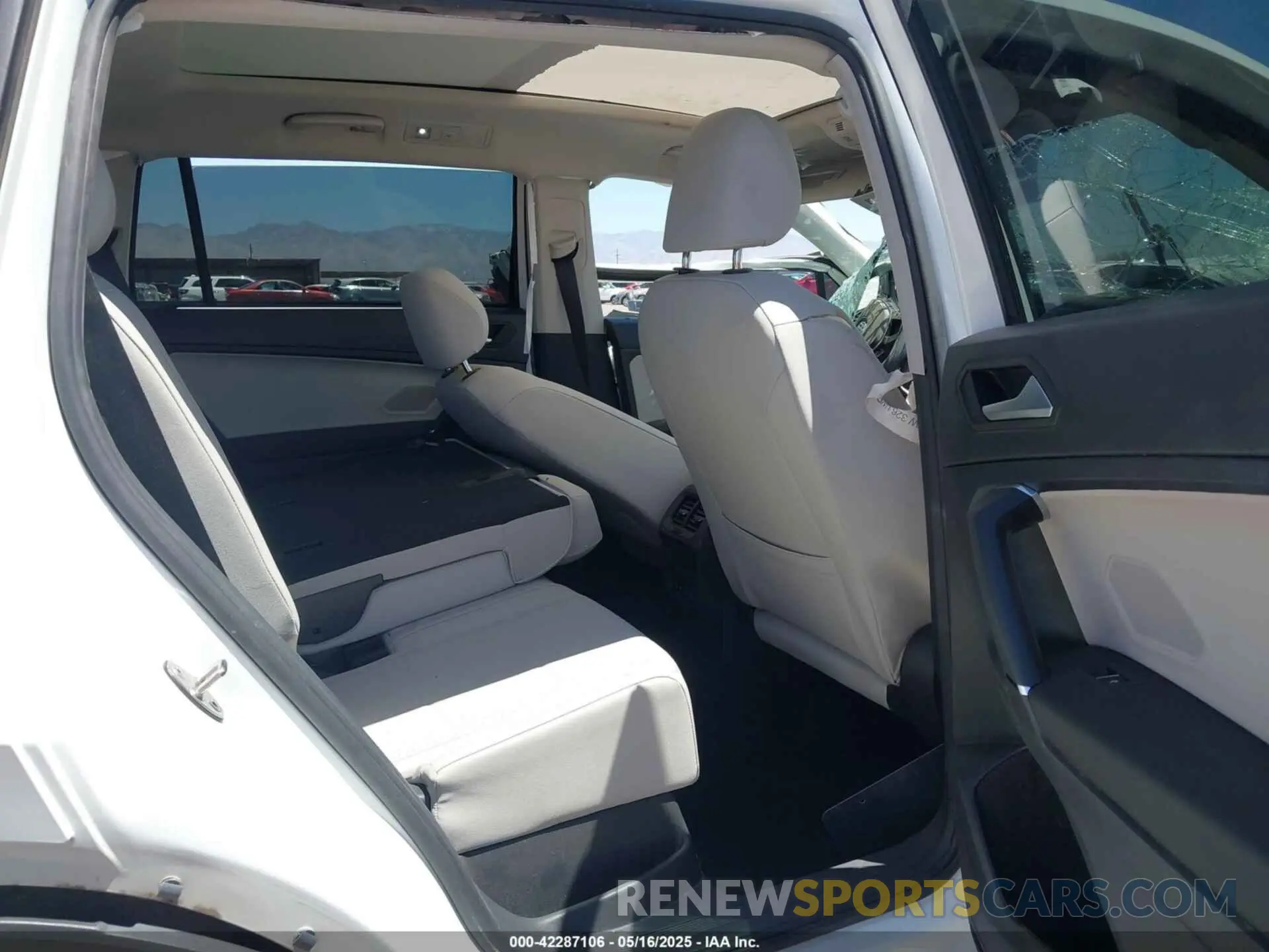 8 fotografías del automóvil dañado 3VV2B7AX6LM043638 VOLKSWAGEN TIGUAN 2020
