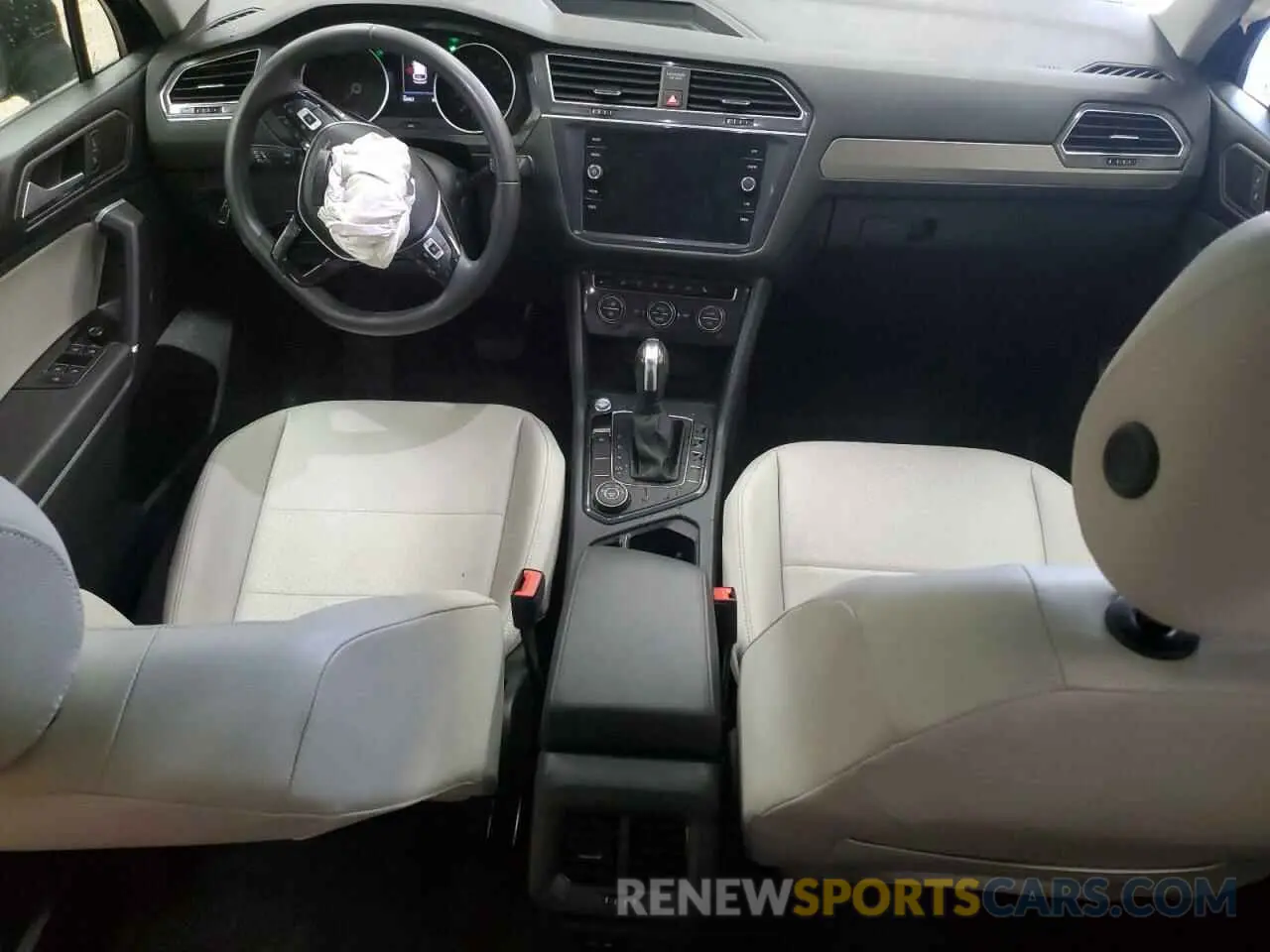 8 fotografías del automóvil dañado 3VV2B7AX7LM042627 VOLKSWAGEN TIGUAN 2020
