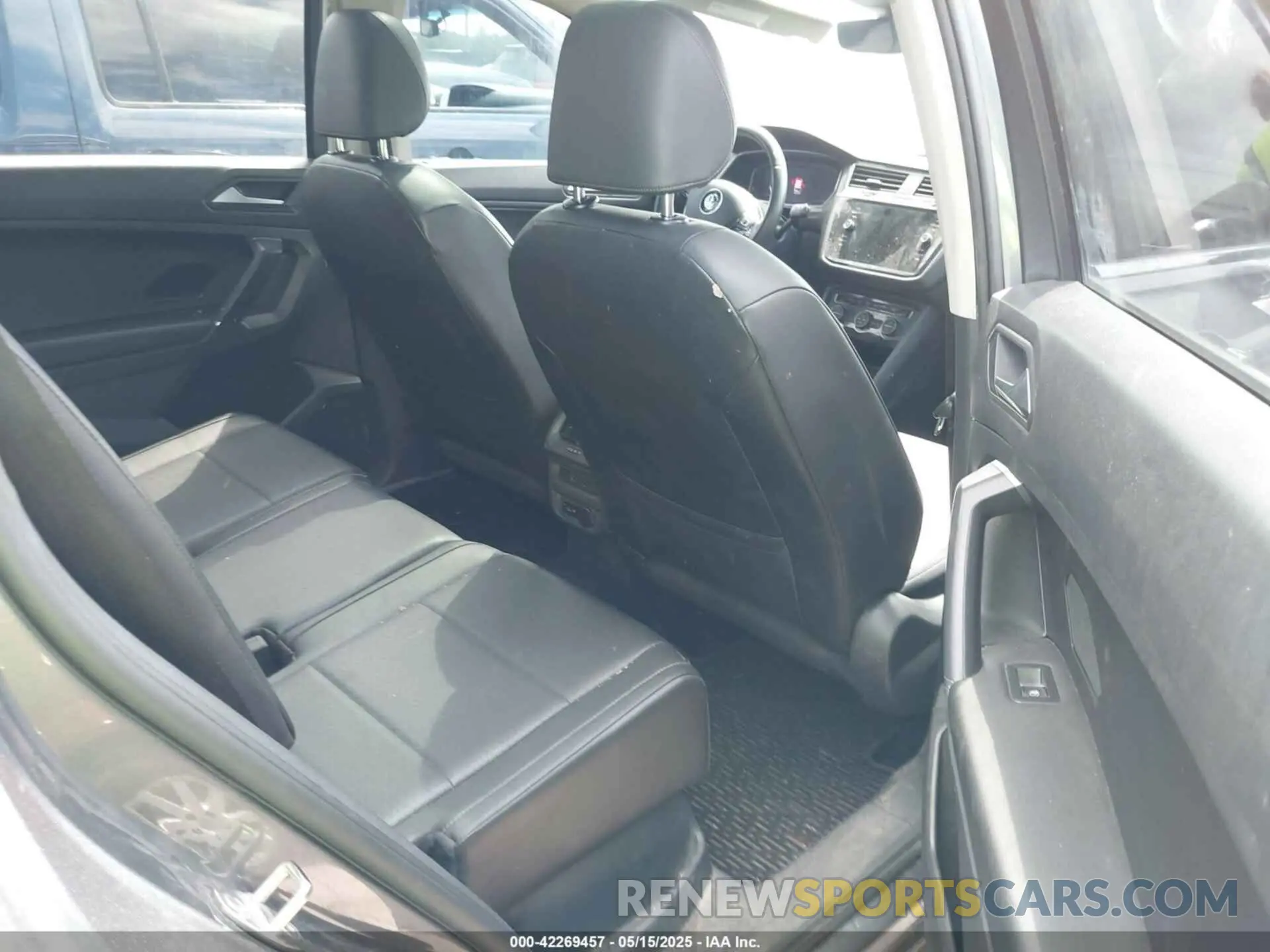 8 fotografías del automóvil dañado 3VV2B7AX7LM113597 VOLKSWAGEN TIGUAN 2020