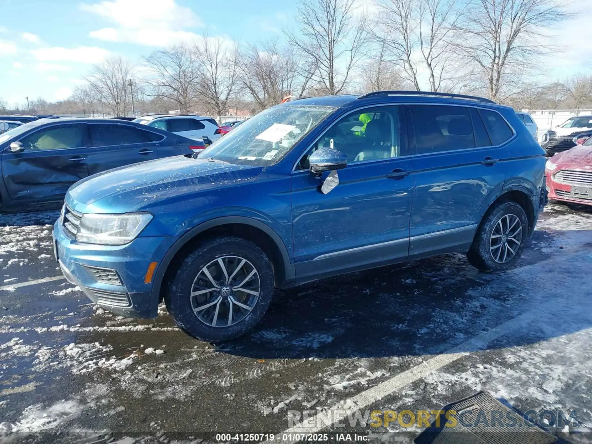 2 fotografías del automóvil dañado 3VV2B7AX7LM142016 VOLKSWAGEN TIGUAN 2020