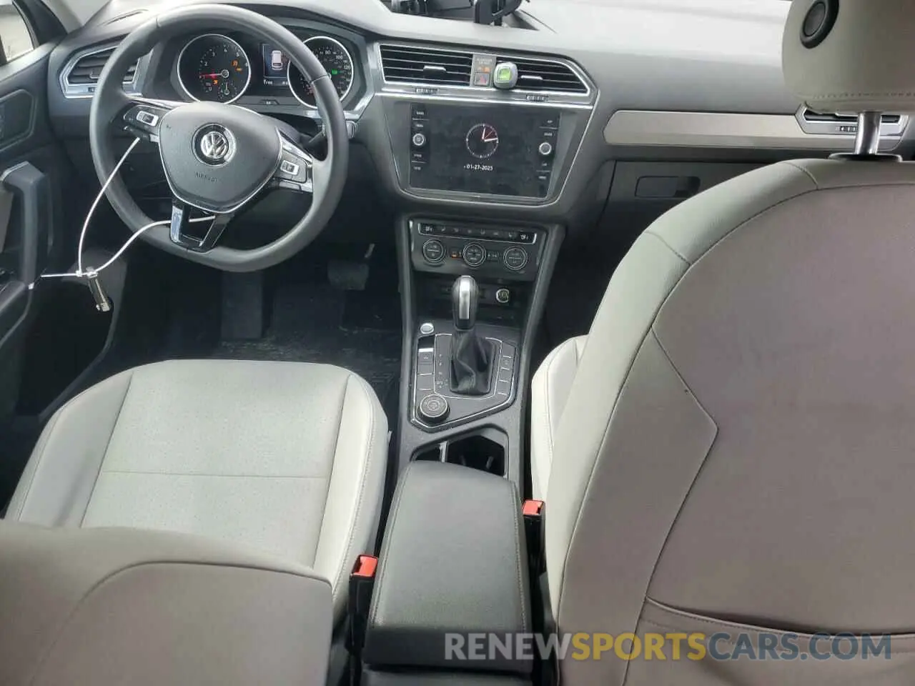 8 fotografías del automóvil dañado 3VV2B7AX7LM145269 VOLKSWAGEN TIGUAN 2020
