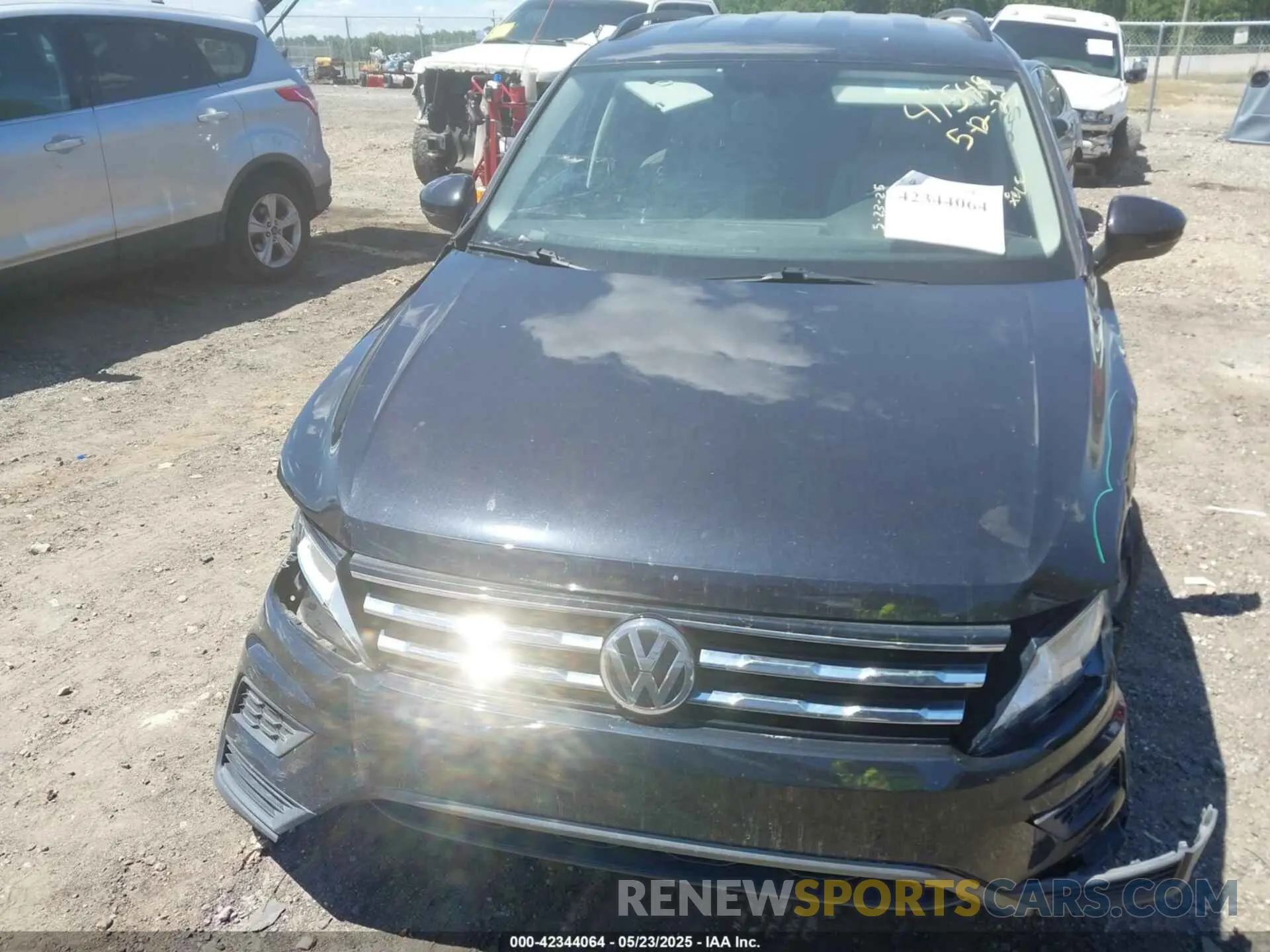 12 fotografías del automóvil dañado 3VV2B7AX7LM148379 VOLKSWAGEN TIGUAN 2020
