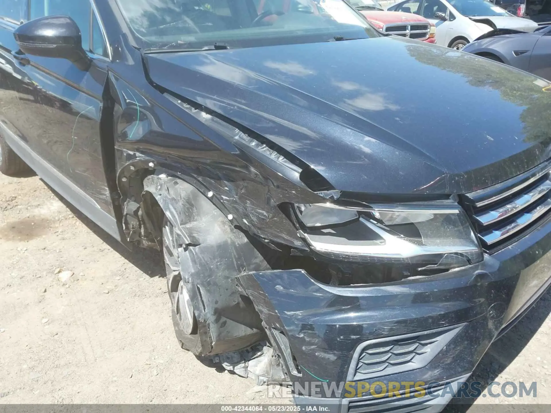 17 fotografías del automóvil dañado 3VV2B7AX7LM148379 VOLKSWAGEN TIGUAN 2020