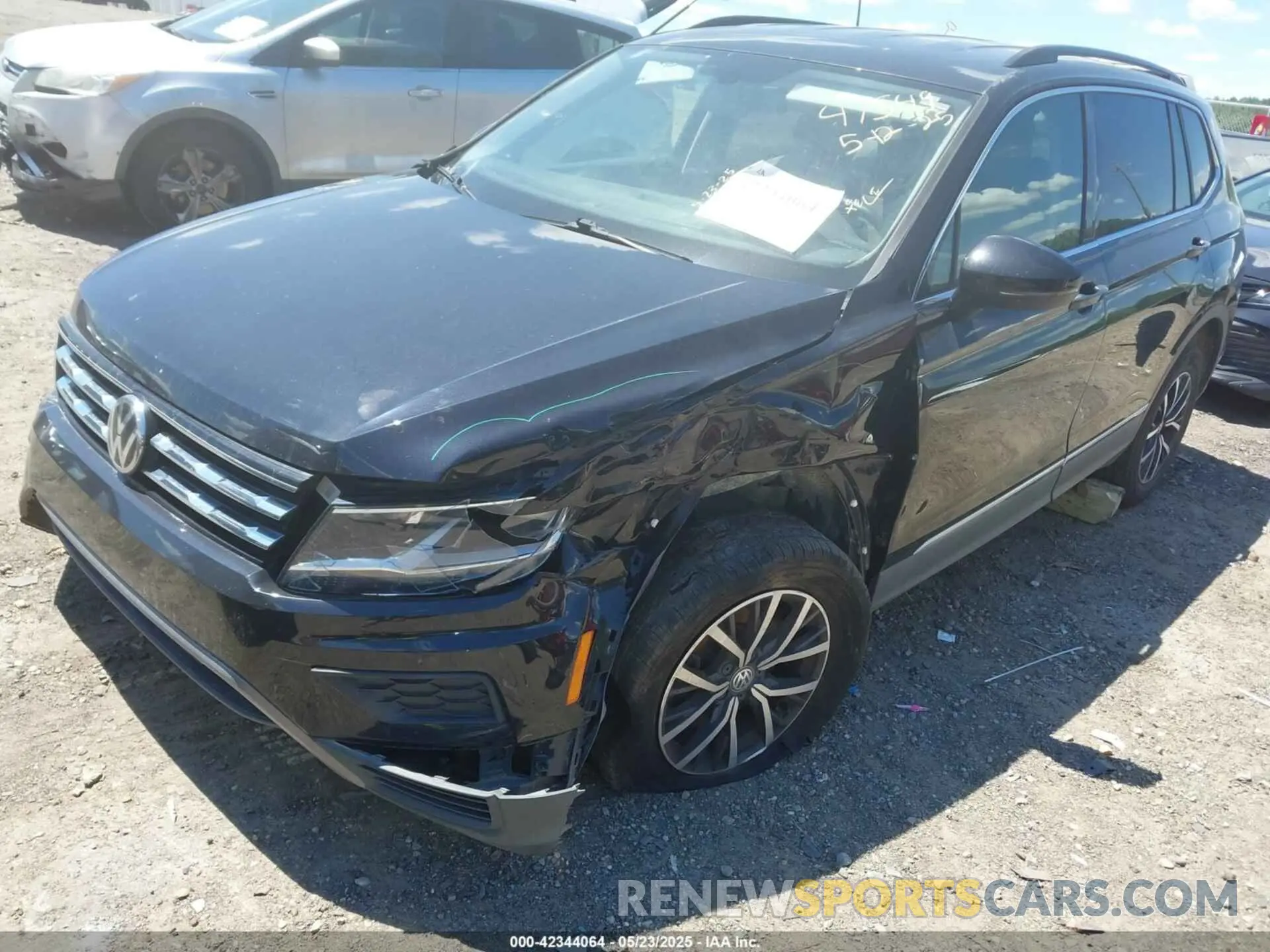 2 fotografías del automóvil dañado 3VV2B7AX7LM148379 VOLKSWAGEN TIGUAN 2020