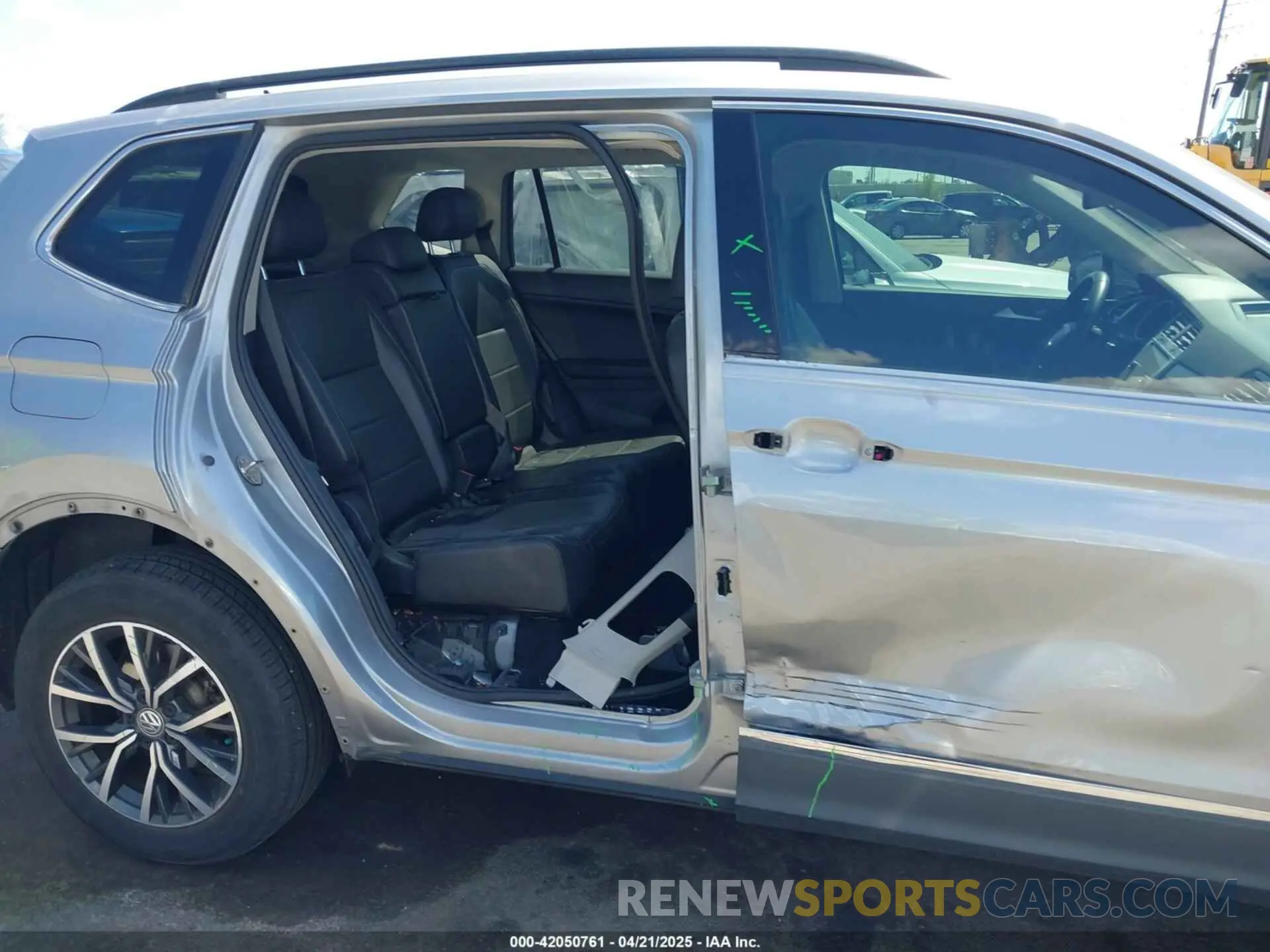 6 fotografías del automóvil dañado 3VV2B7AX8LM020992 VOLKSWAGEN TIGUAN 2020