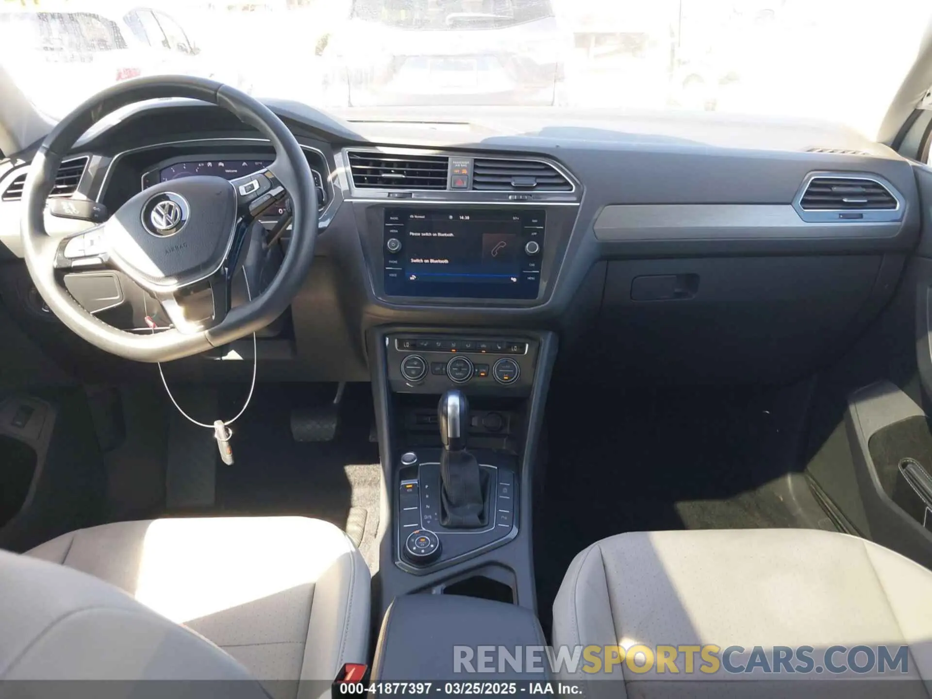 5 fotografías del automóvil dañado 3VV2B7AX9LM134242 VOLKSWAGEN TIGUAN 2020