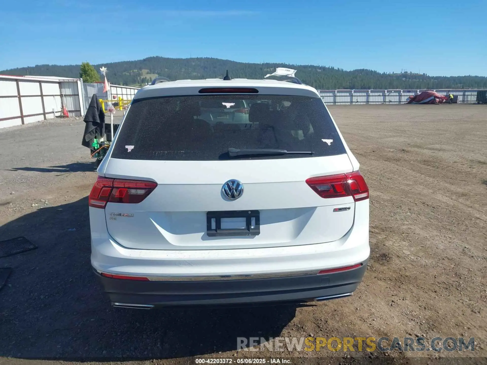 16 fotografías del automóvil dañado 3VV2B7AXXLM053170 VOLKSWAGEN TIGUAN 2020