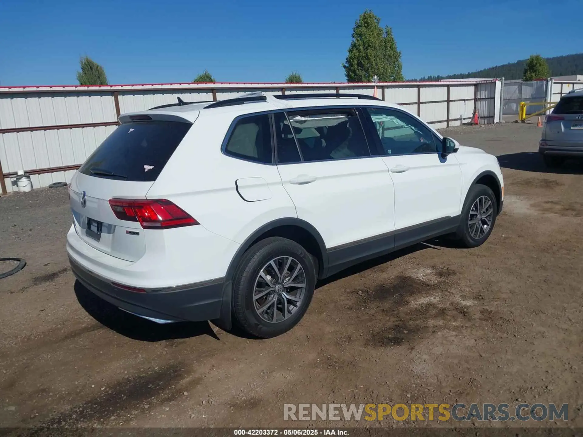 4 fotografías del automóvil dañado 3VV2B7AXXLM053170 VOLKSWAGEN TIGUAN 2020