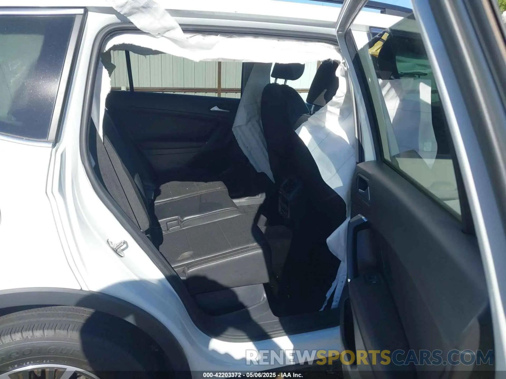 8 fotografías del automóvil dañado 3VV2B7AXXLM053170 VOLKSWAGEN TIGUAN 2020