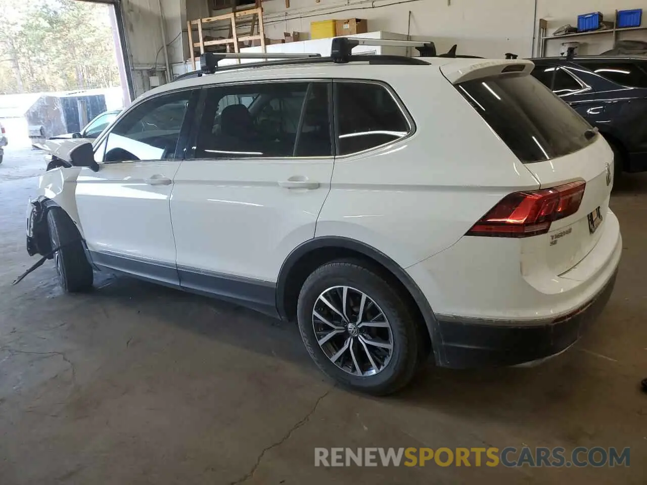 2 fotografías del automóvil dañado 3VV2B7AXXLM058031 VOLKSWAGEN TIGUAN 2020