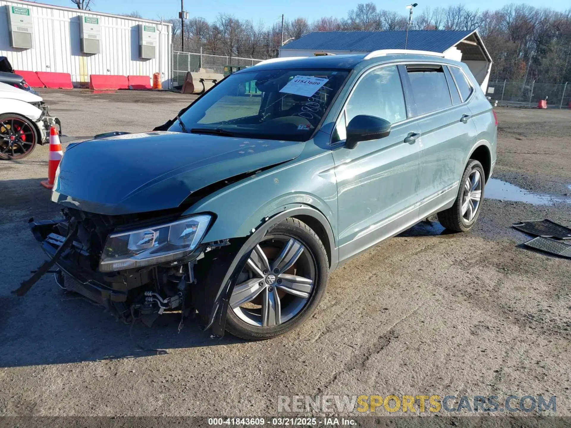 2 fotografías del automóvil dañado 3VV2B7AXXLM080949 VOLKSWAGEN TIGUAN 2020
