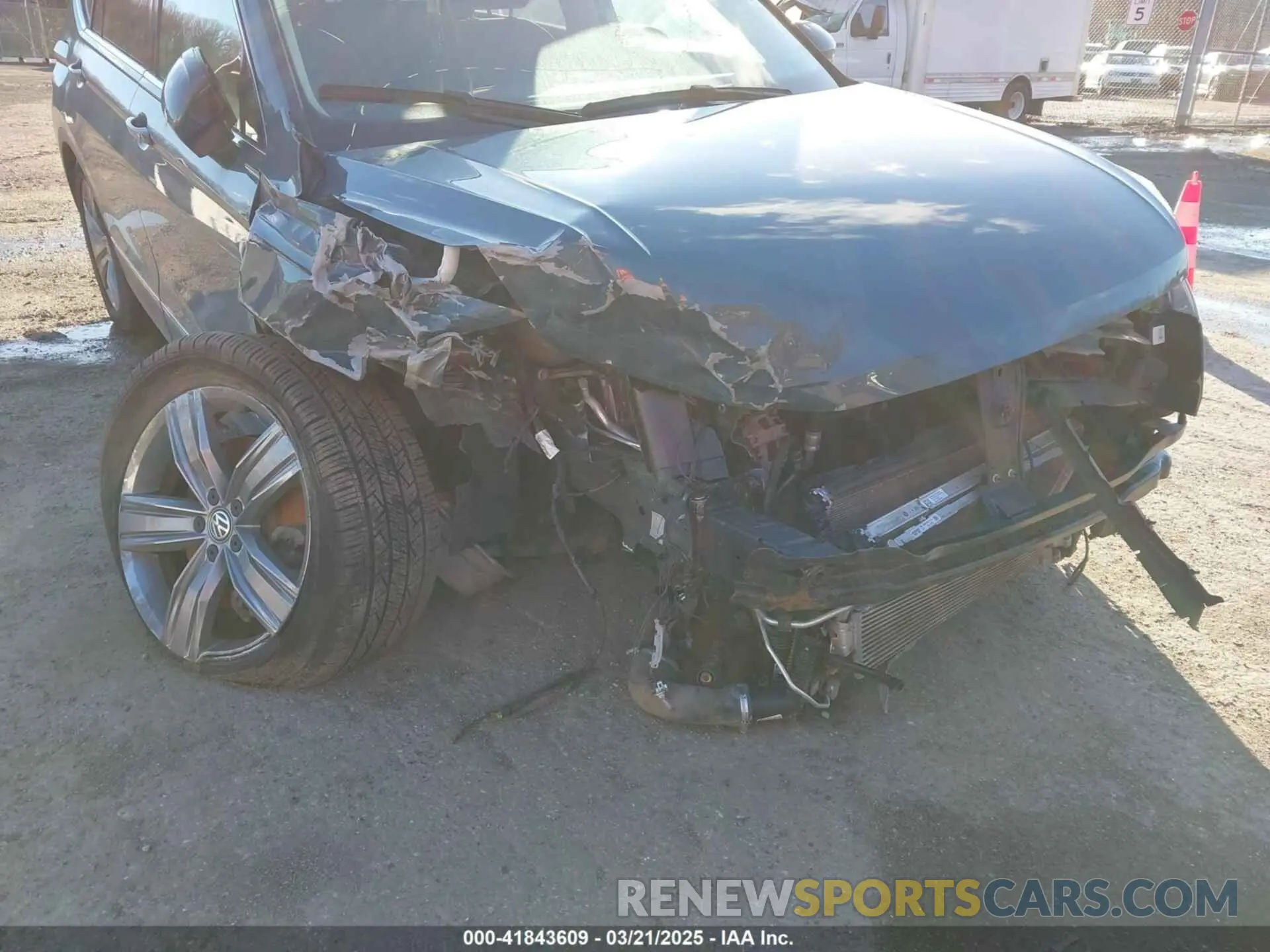 6 fotografías del automóvil dañado 3VV2B7AXXLM080949 VOLKSWAGEN TIGUAN 2020