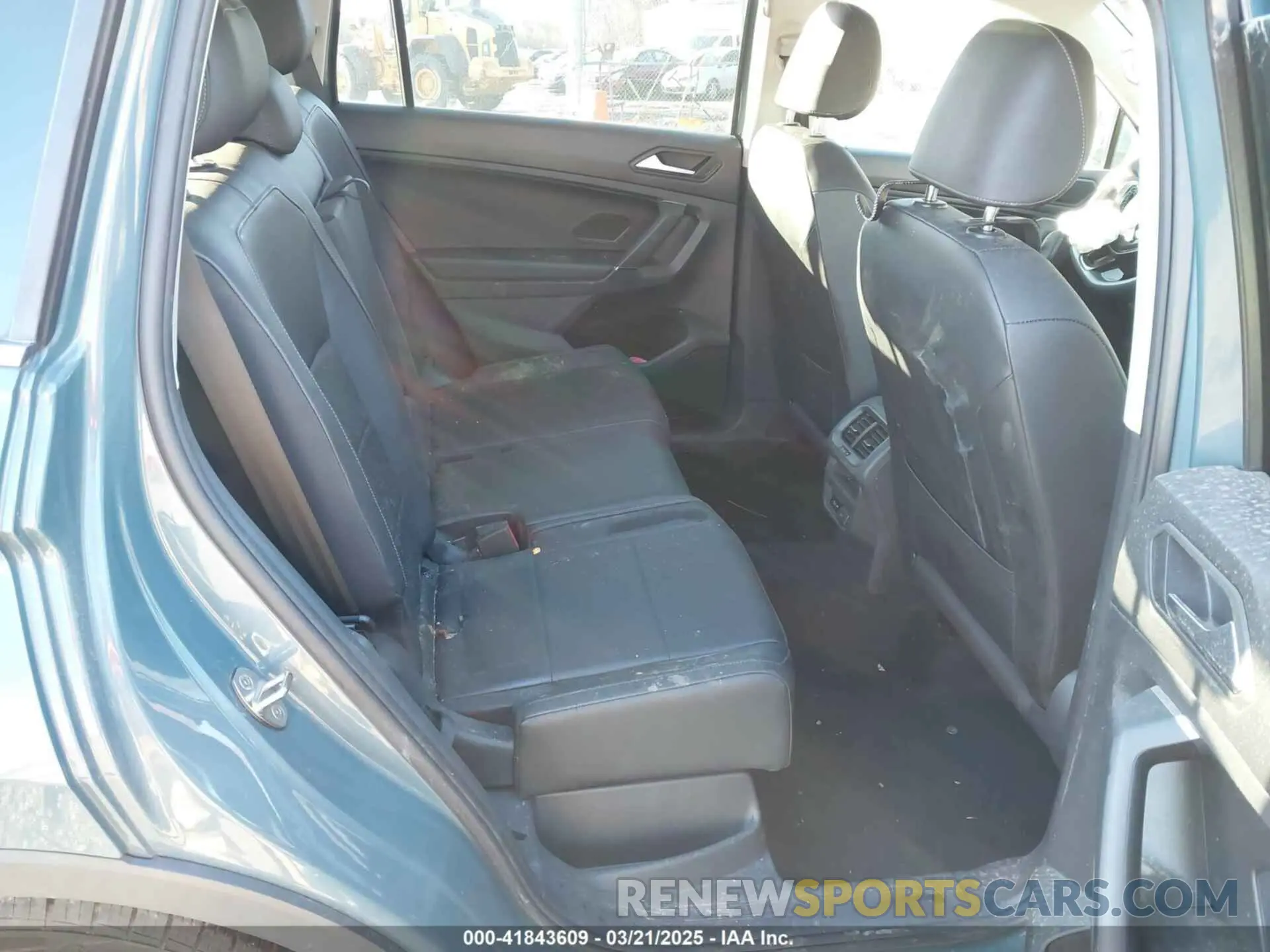 8 fotografías del automóvil dañado 3VV2B7AXXLM080949 VOLKSWAGEN TIGUAN 2020