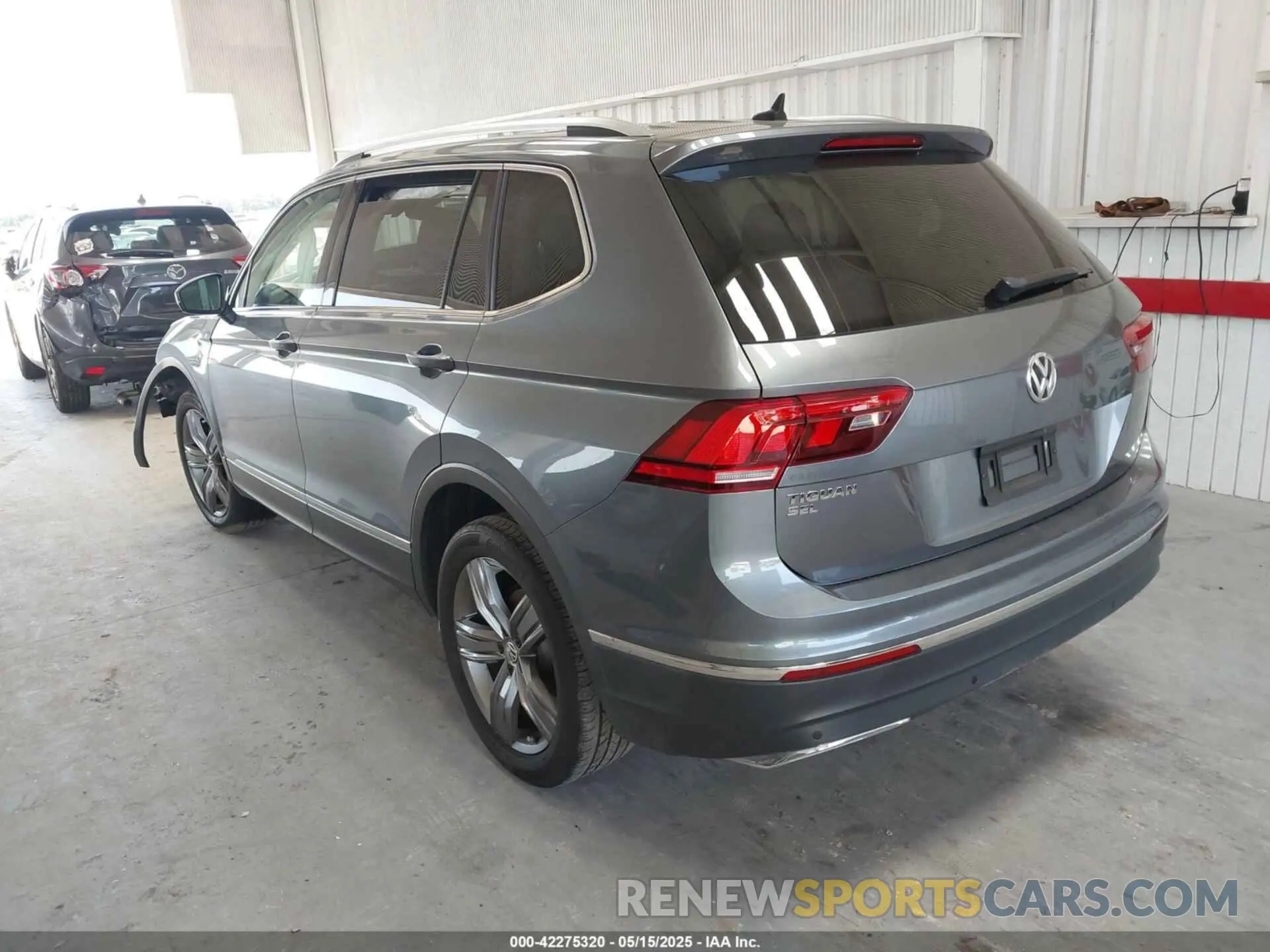 3 fotografías del automóvil dañado 3VV3B7AX0LM007612 VOLKSWAGEN TIGUAN 2020