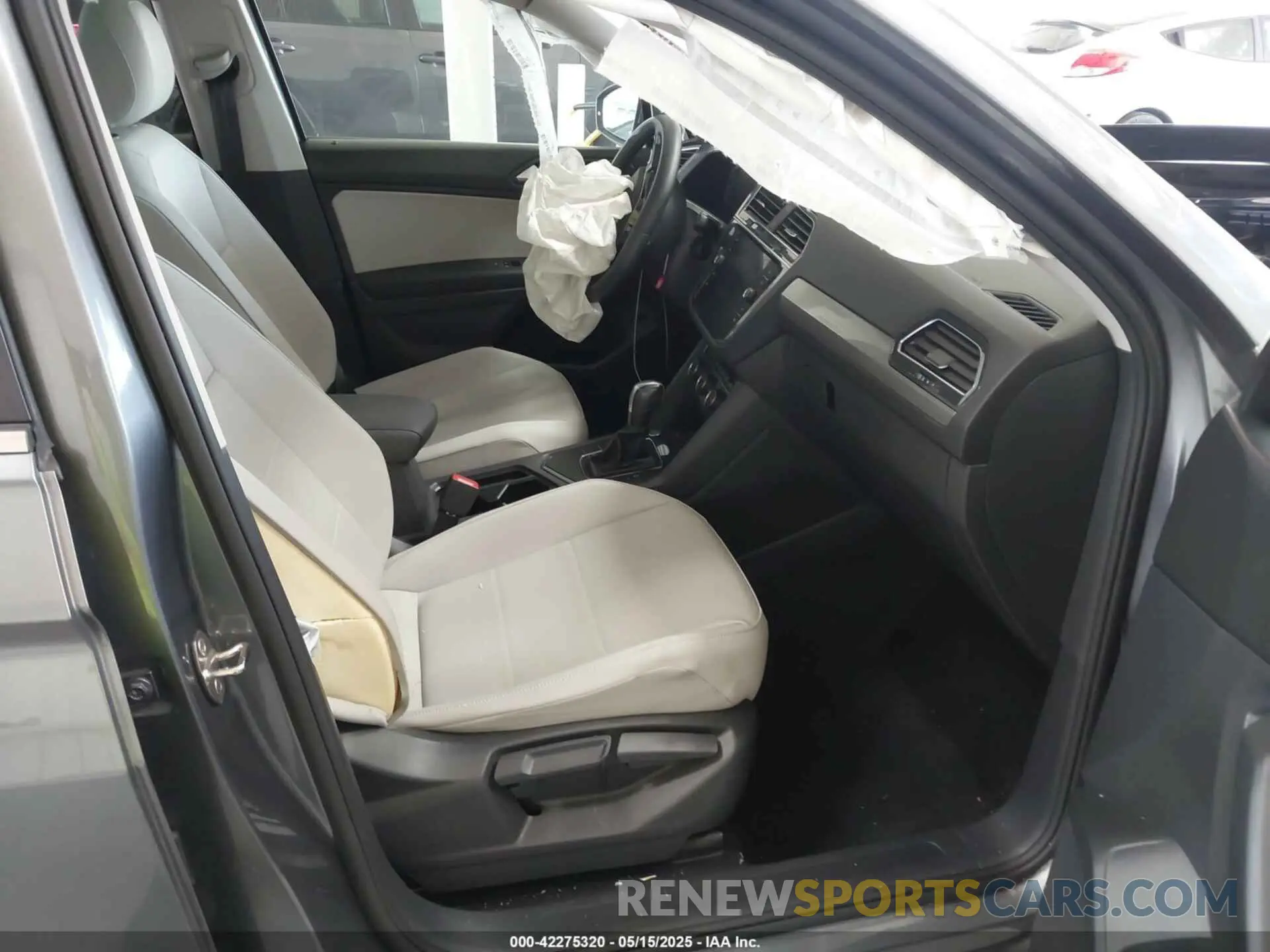 5 fotografías del automóvil dañado 3VV3B7AX0LM007612 VOLKSWAGEN TIGUAN 2020