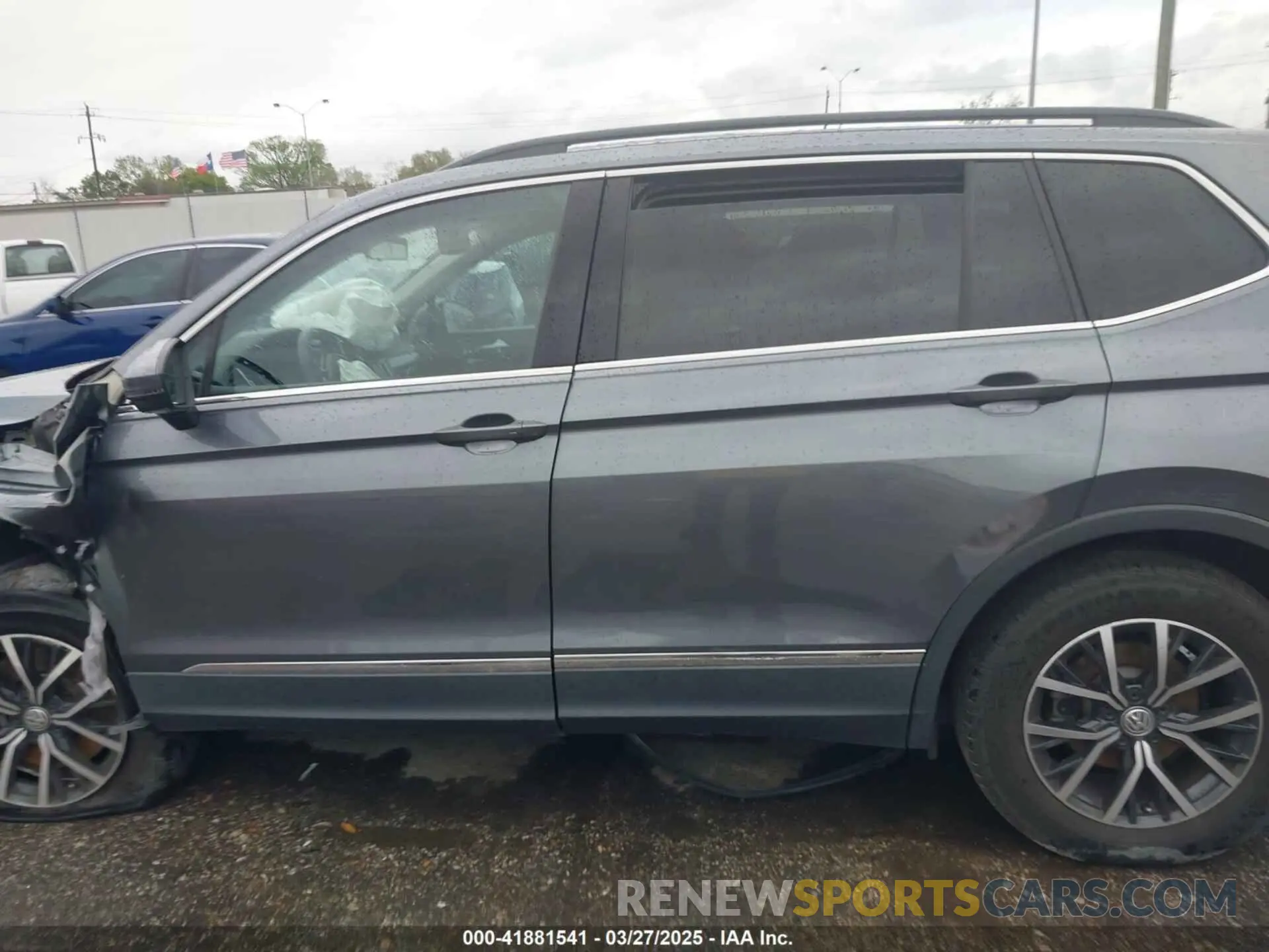 14 fotografías del automóvil dañado 3VV3B7AX0LM121061 VOLKSWAGEN TIGUAN 2020