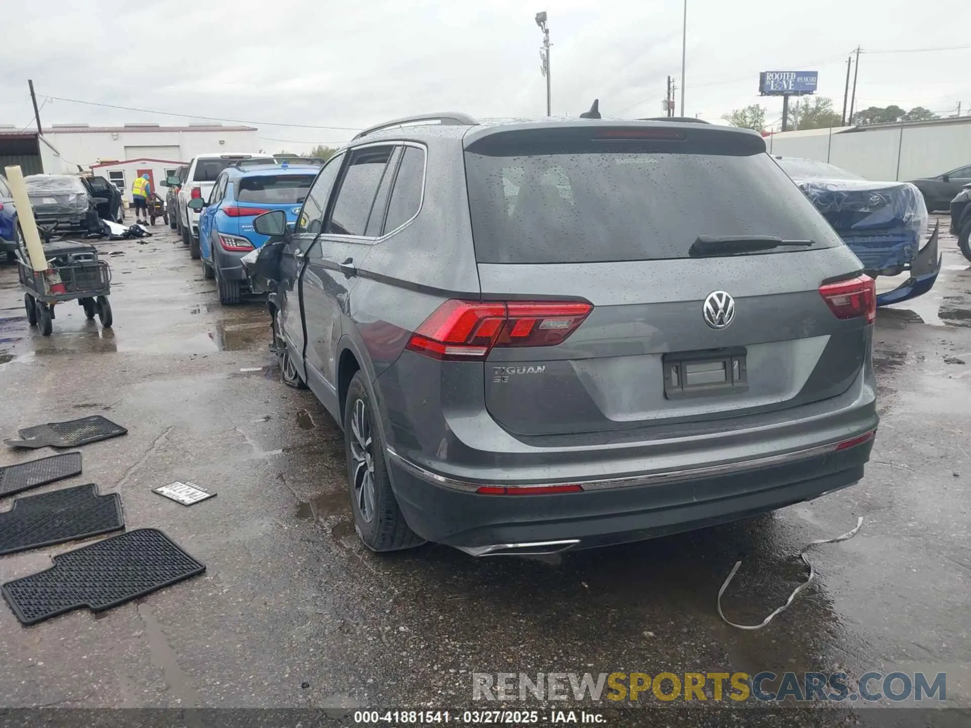 3 fotografías del automóvil dañado 3VV3B7AX0LM121061 VOLKSWAGEN TIGUAN 2020