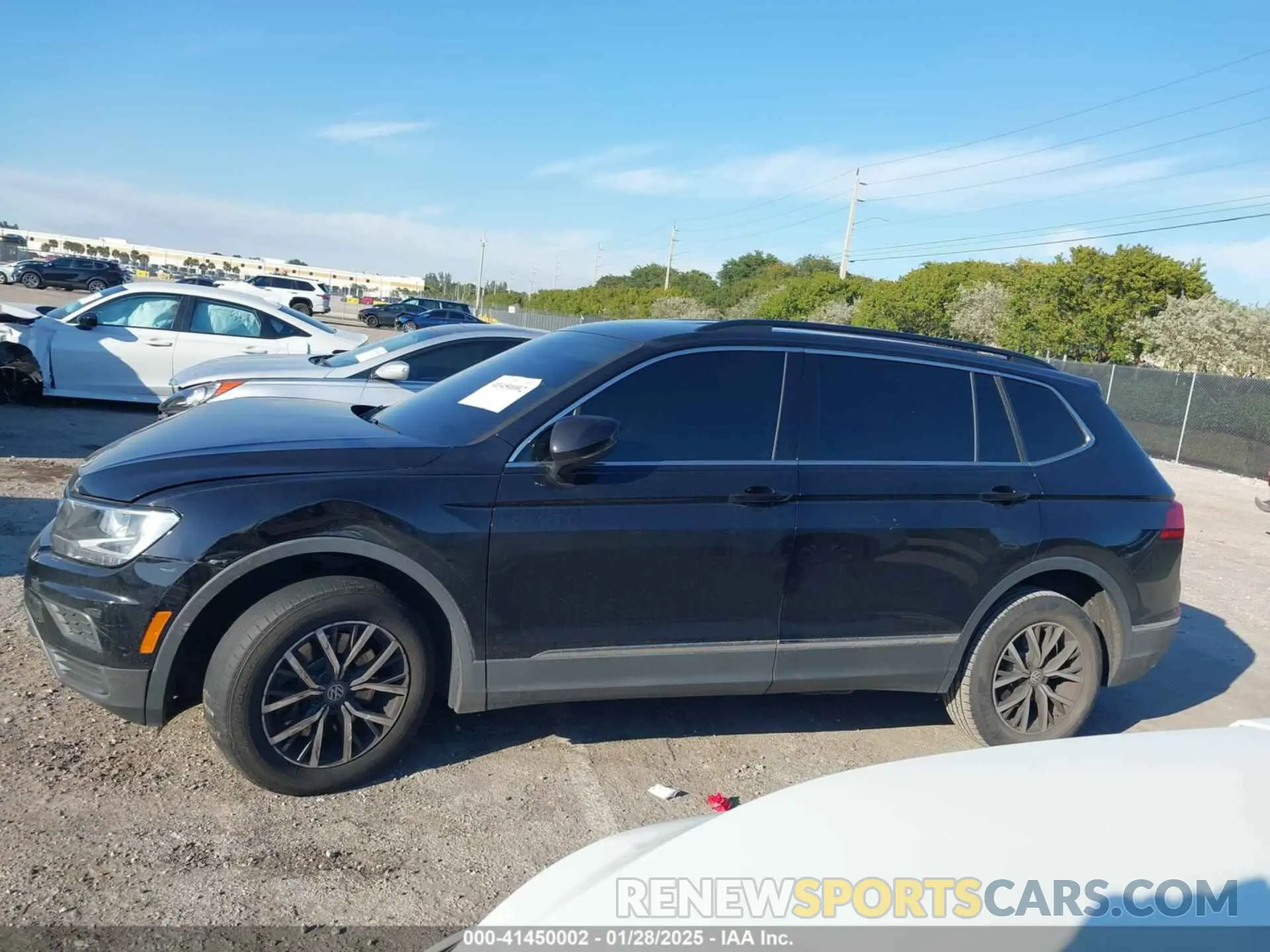 14 fotografías del automóvil dañado 3VV3B7AX1LM019574 VOLKSWAGEN TIGUAN 2020