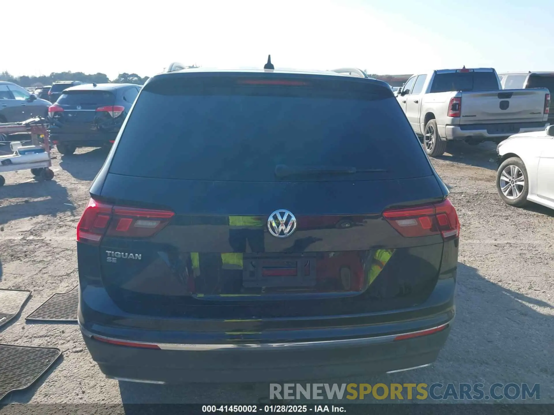 16 fotografías del automóvil dañado 3VV3B7AX1LM019574 VOLKSWAGEN TIGUAN 2020