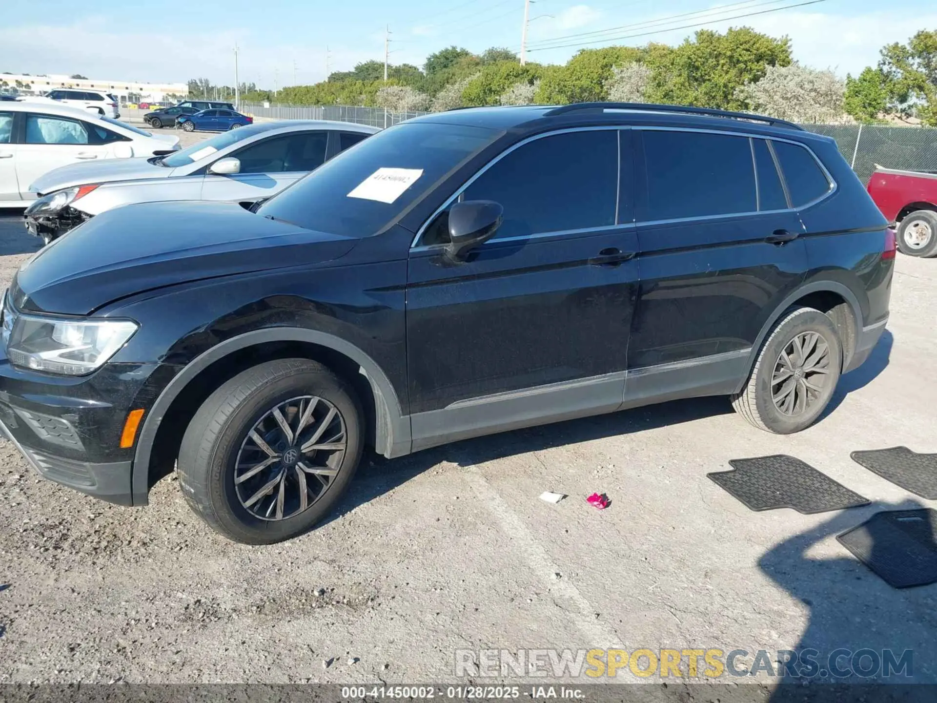 2 fotografías del automóvil dañado 3VV3B7AX1LM019574 VOLKSWAGEN TIGUAN 2020