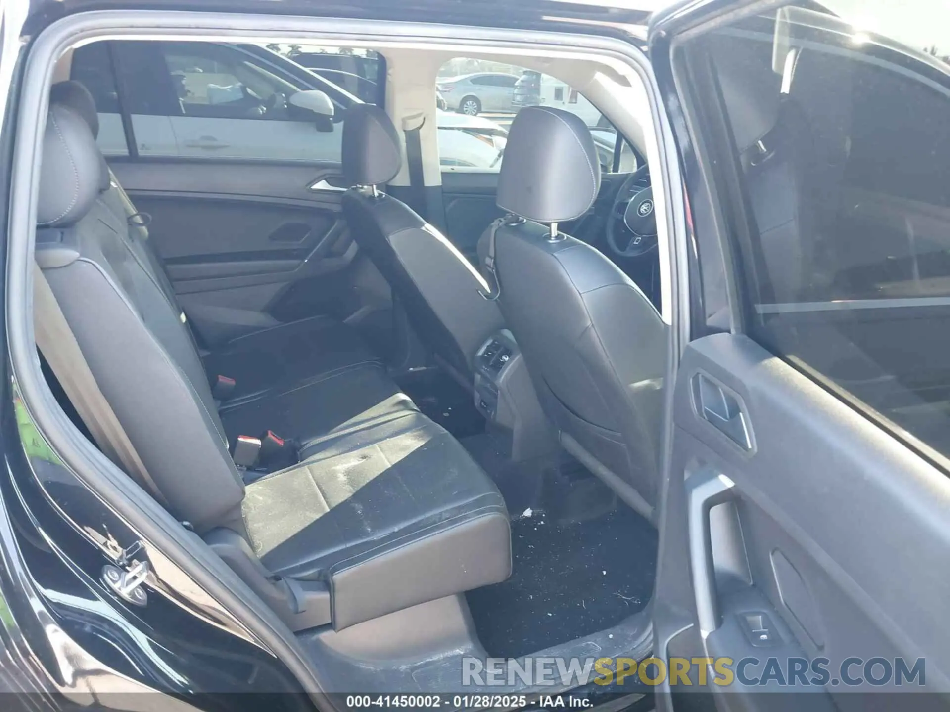8 fotografías del automóvil dañado 3VV3B7AX1LM019574 VOLKSWAGEN TIGUAN 2020