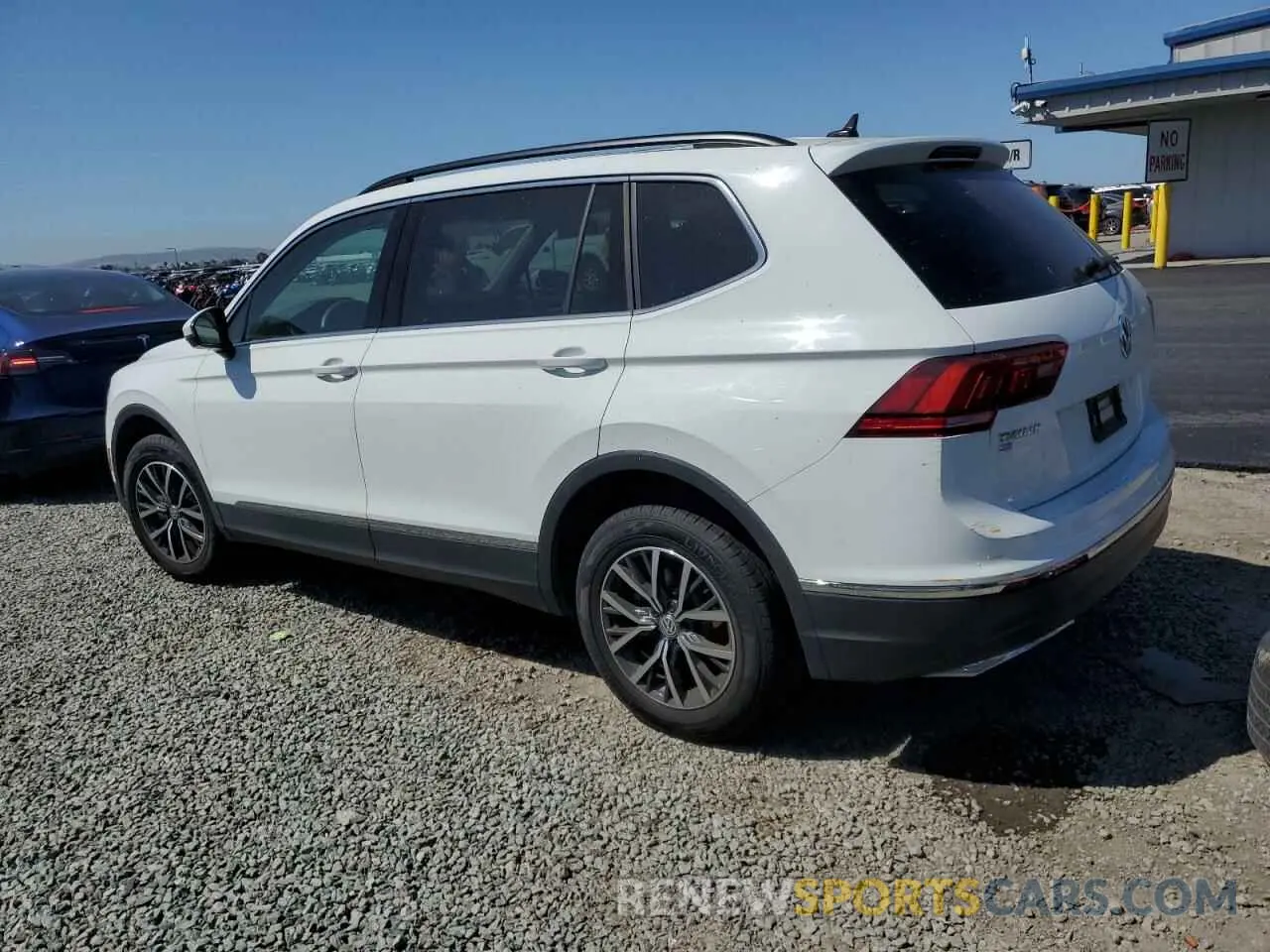 2 fotografías del automóvil dañado 3VV3B7AX1LM069603 VOLKSWAGEN TIGUAN 2020