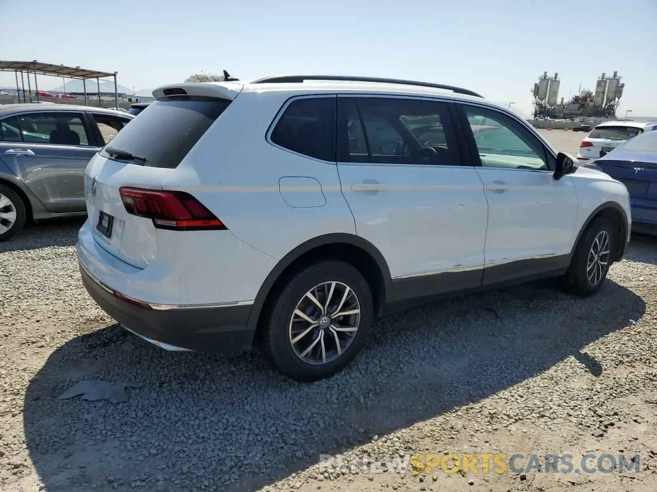 3 fotografías del automóvil dañado 3VV3B7AX1LM069603 VOLKSWAGEN TIGUAN 2020