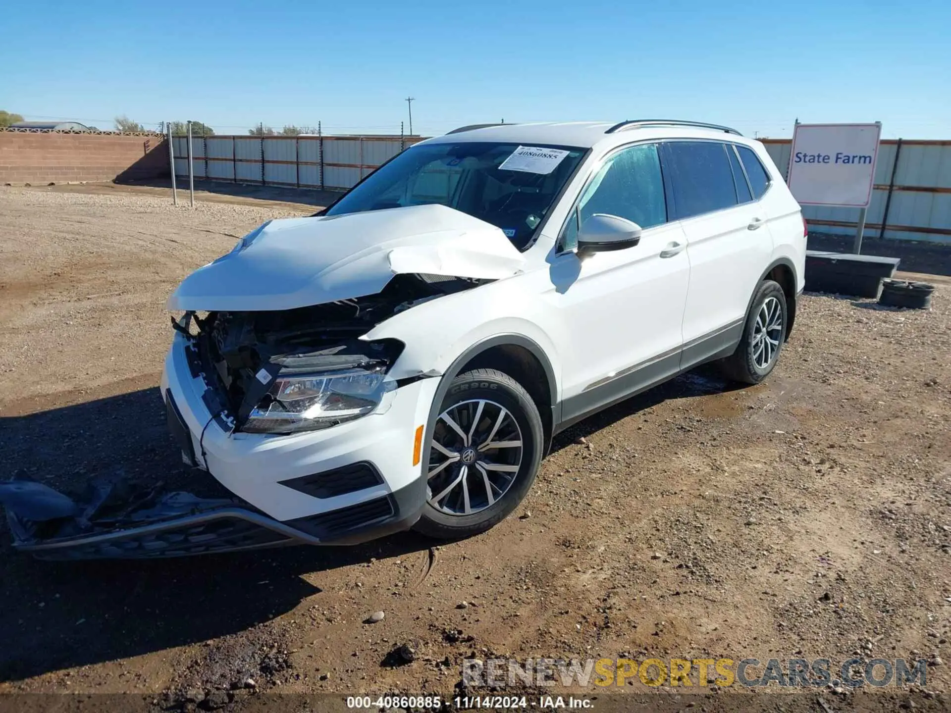 2 fotografías del automóvil dañado 3VV3B7AX1LM128665 VOLKSWAGEN TIGUAN 2020