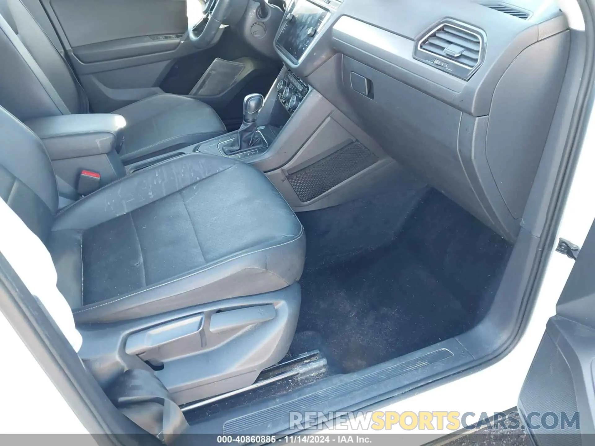5 fotografías del automóvil dañado 3VV3B7AX1LM128665 VOLKSWAGEN TIGUAN 2020
