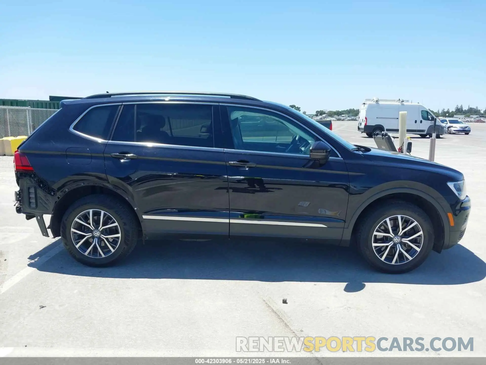 13 fotografías del automóvil dañado 3VV3B7AX1LM158247 VOLKSWAGEN TIGUAN 2020