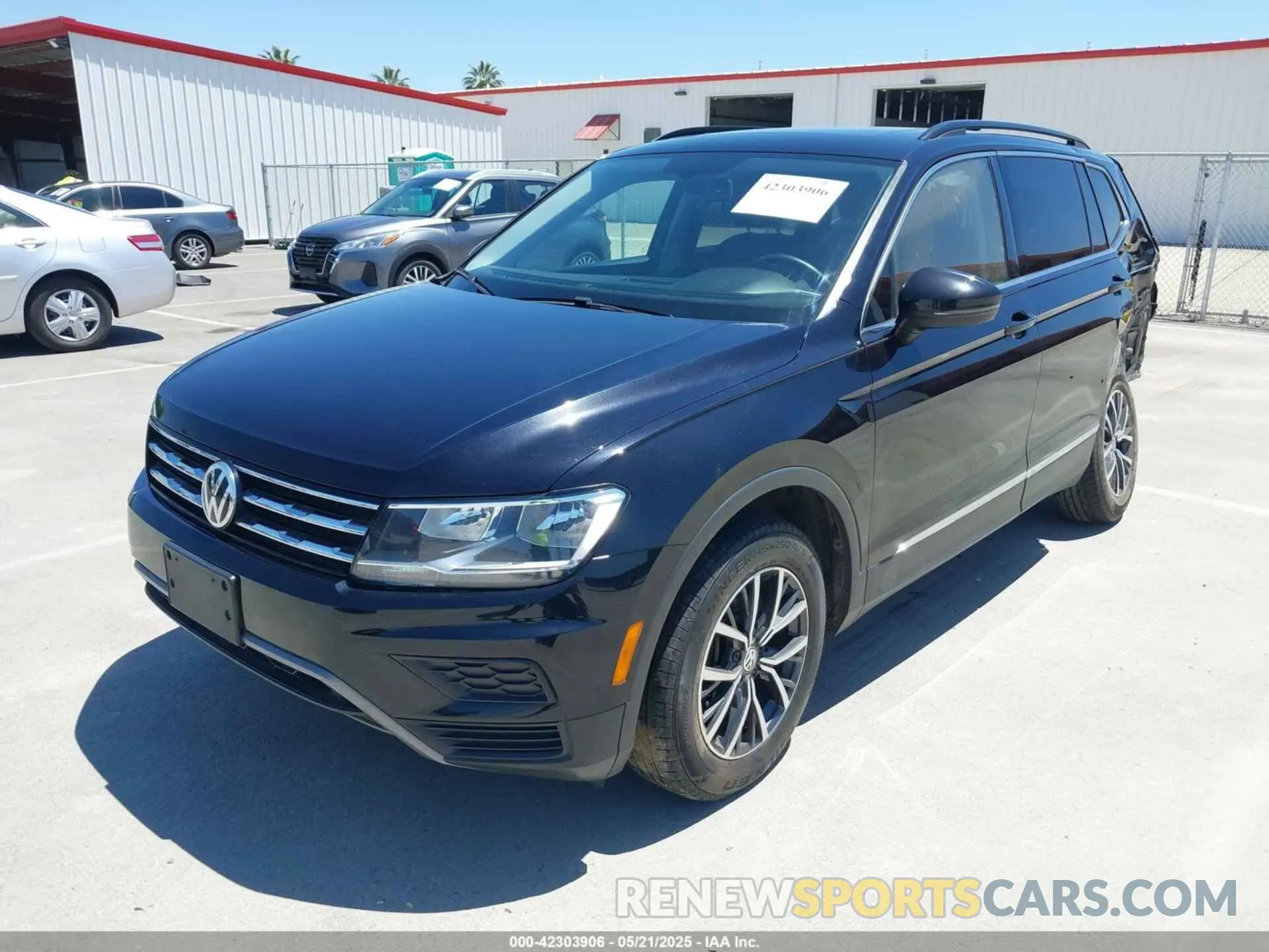 2 fotografías del automóvil dañado 3VV3B7AX1LM158247 VOLKSWAGEN TIGUAN 2020