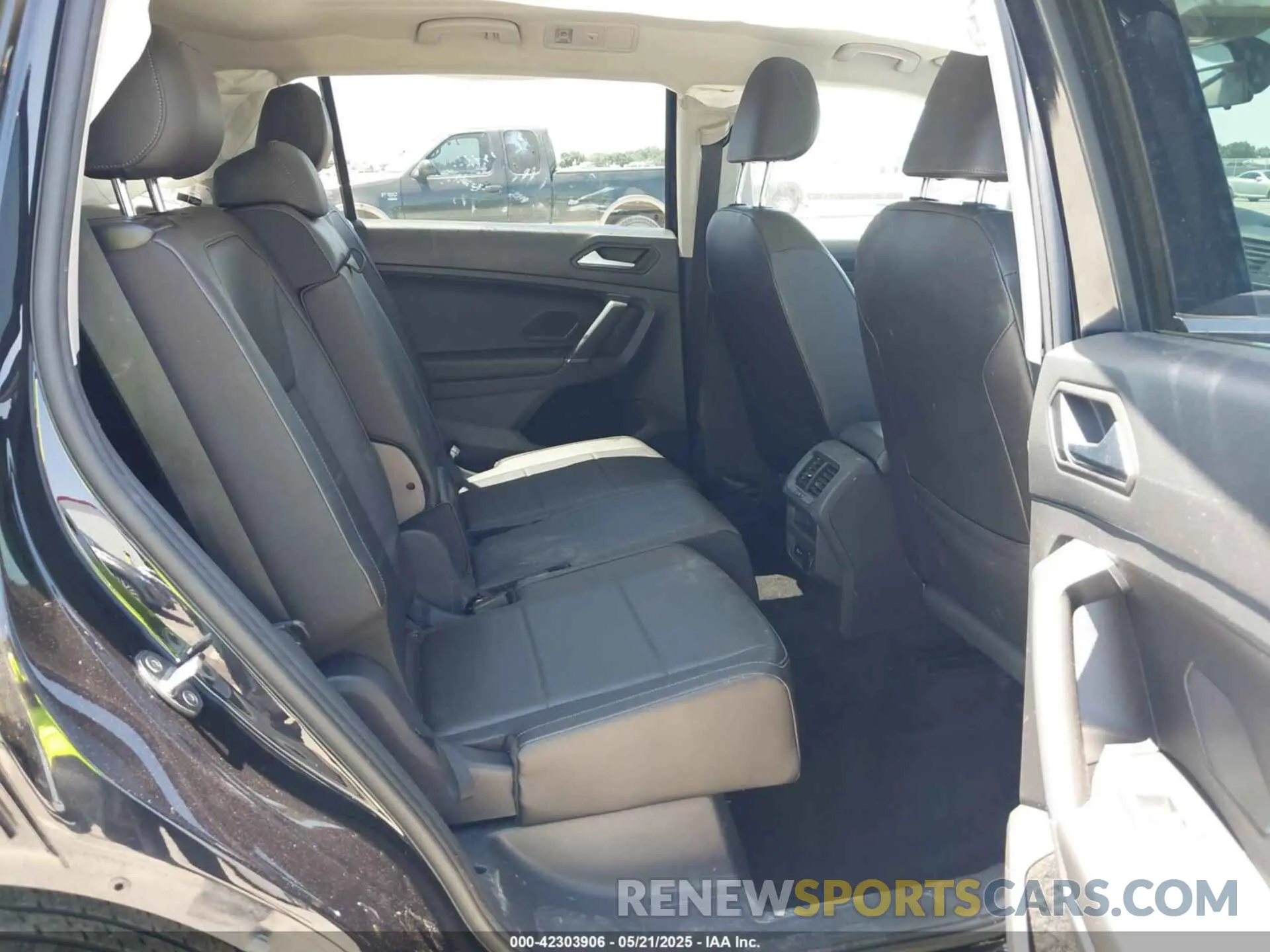 8 fotografías del automóvil dañado 3VV3B7AX1LM158247 VOLKSWAGEN TIGUAN 2020