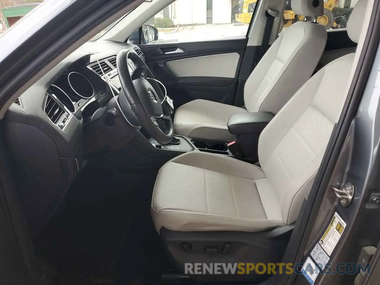7 fotografías del automóvil dañado 3VV3B7AX2LM087320 VOLKSWAGEN TIGUAN 2020