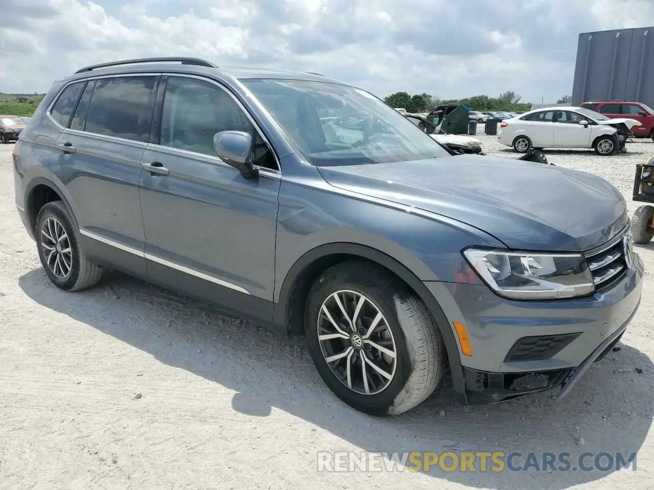 4 fotografías del automóvil dañado 3VV3B7AX3LM088556 VOLKSWAGEN TIGUAN 2020