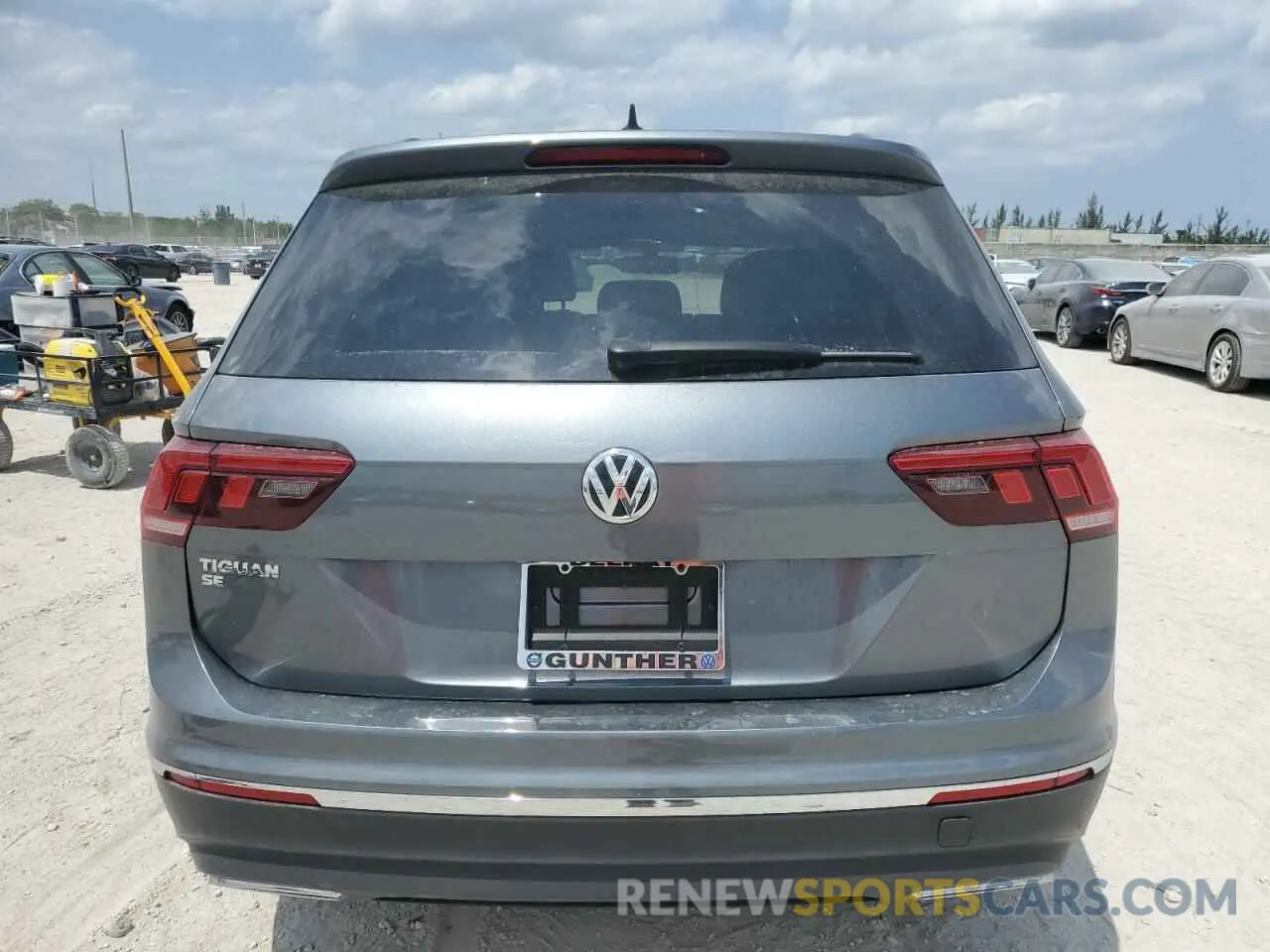 6 fotografías del automóvil dañado 3VV3B7AX3LM088556 VOLKSWAGEN TIGUAN 2020