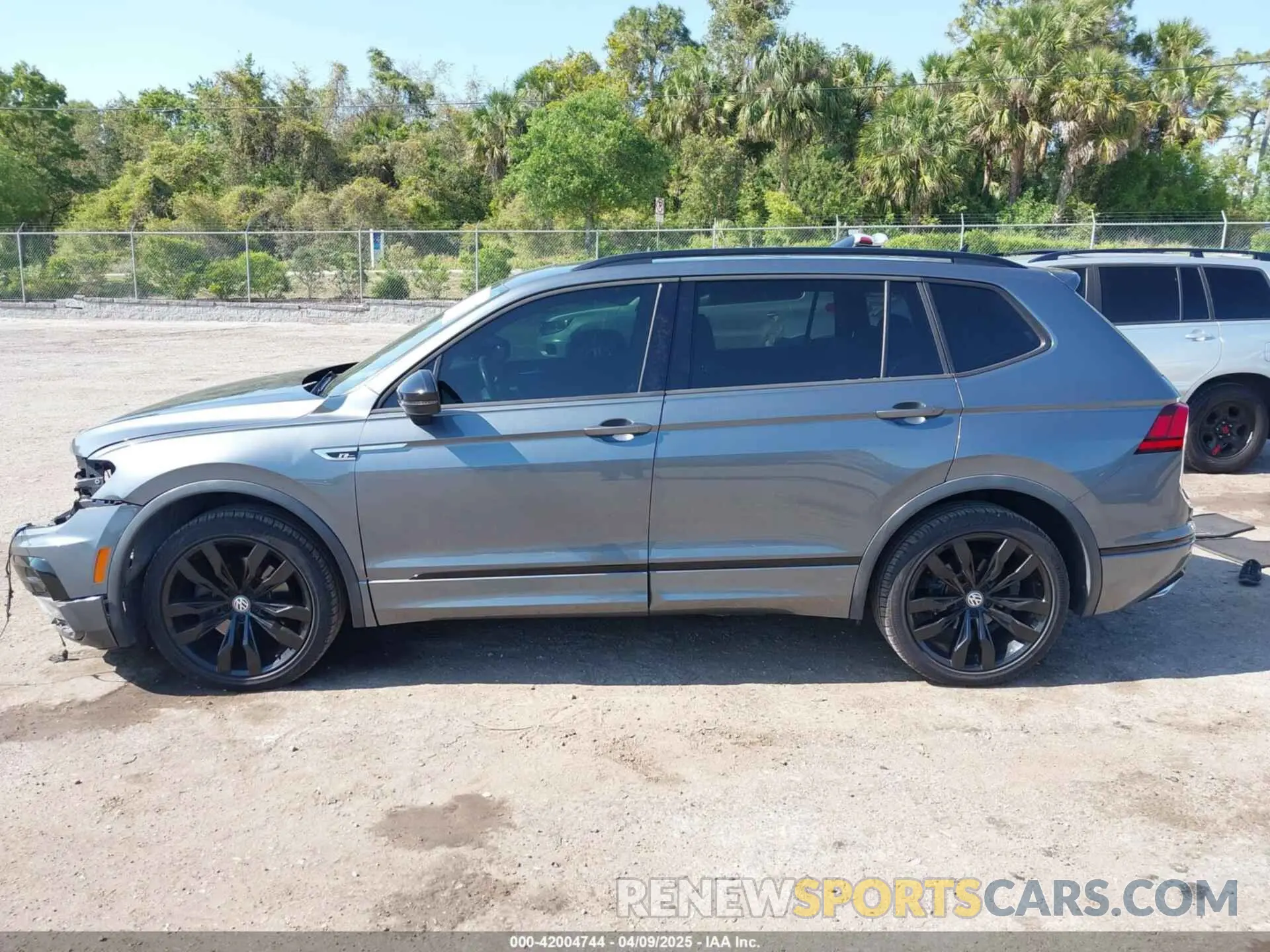 14 fotografías del automóvil dañado 3VV3B7AX3LM176300 VOLKSWAGEN TIGUAN 2020