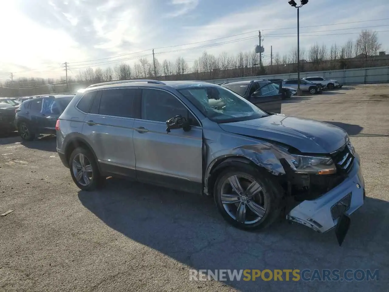 4 fotografías del automóvil dañado 3VV3B7AX4LM115845 VOLKSWAGEN TIGUAN 2020