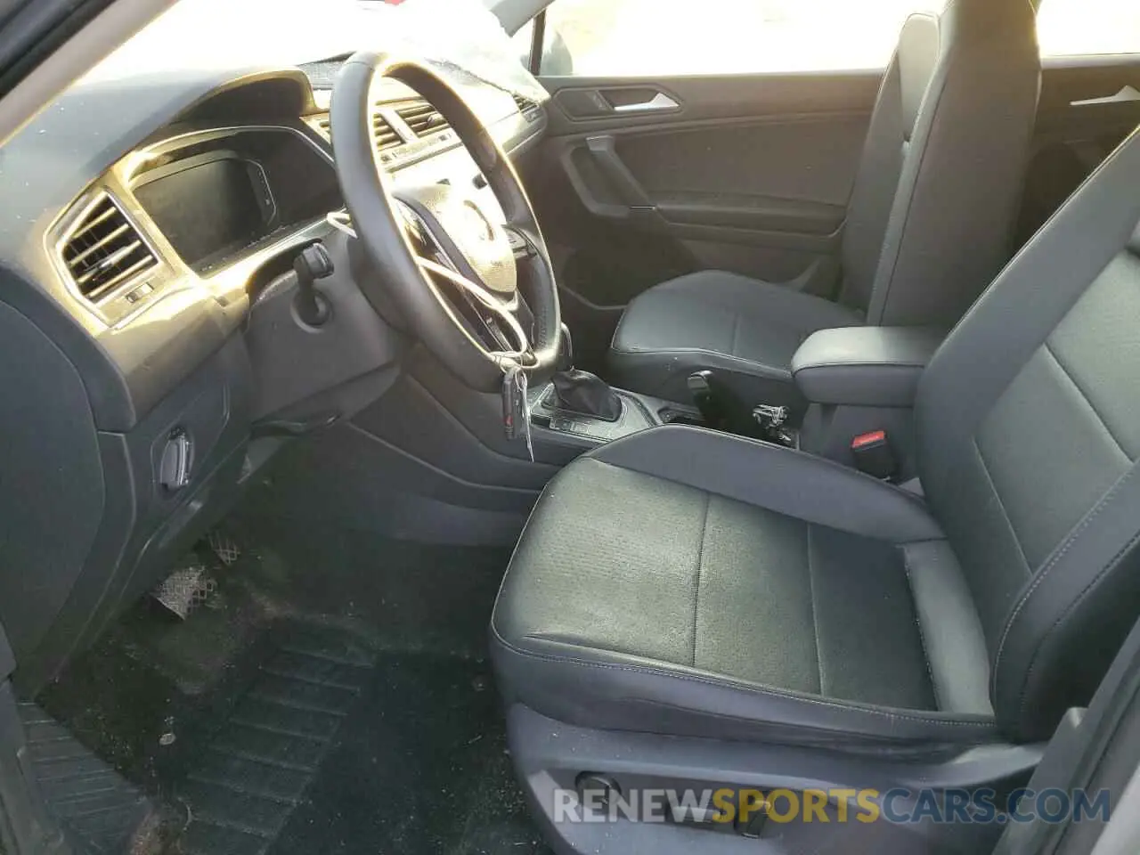 7 fotografías del automóvil dañado 3VV3B7AX4LM115845 VOLKSWAGEN TIGUAN 2020