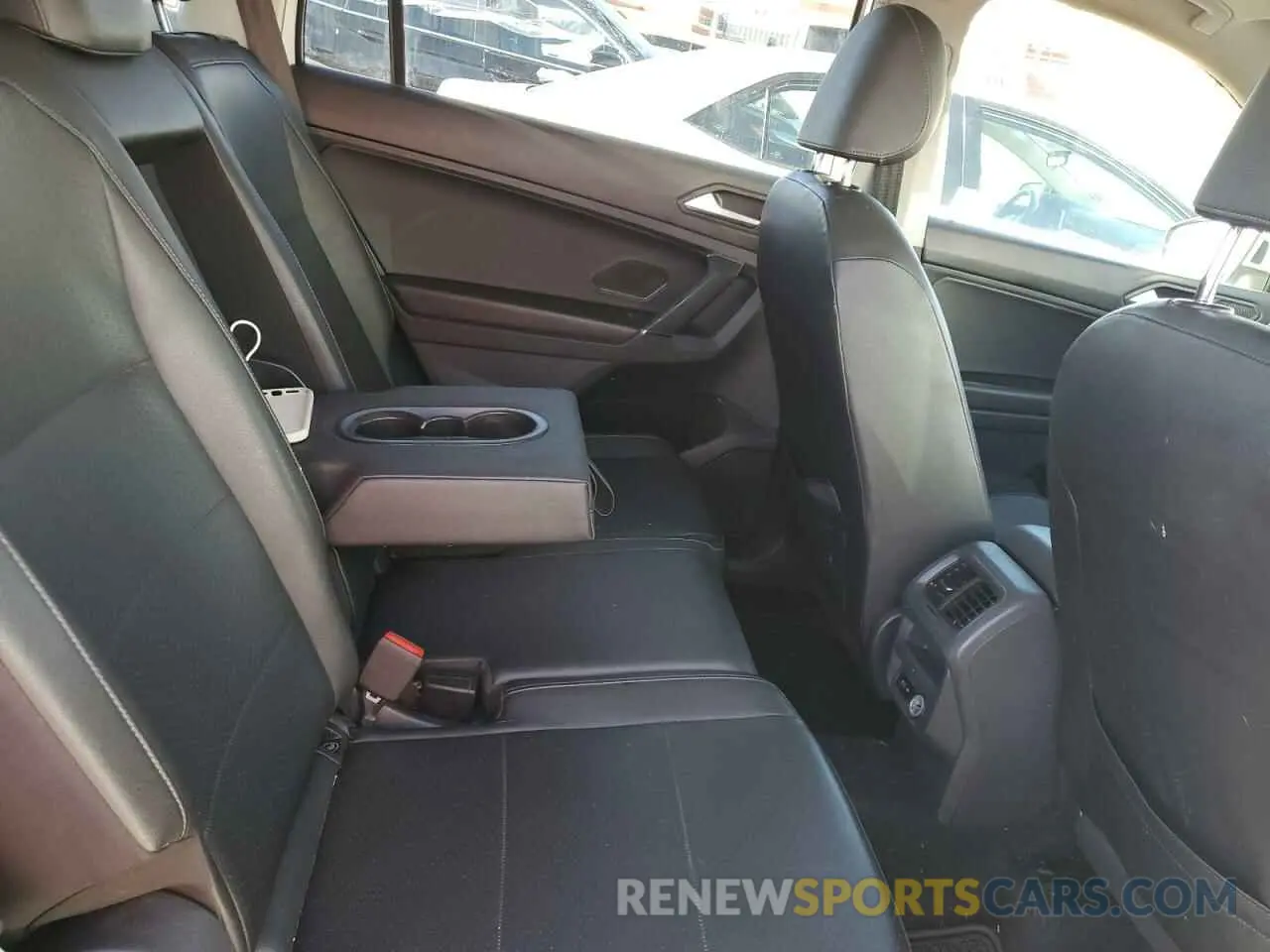 10 fotografías del automóvil dañado 3VV3B7AX4LM138493 VOLKSWAGEN TIGUAN 2020
