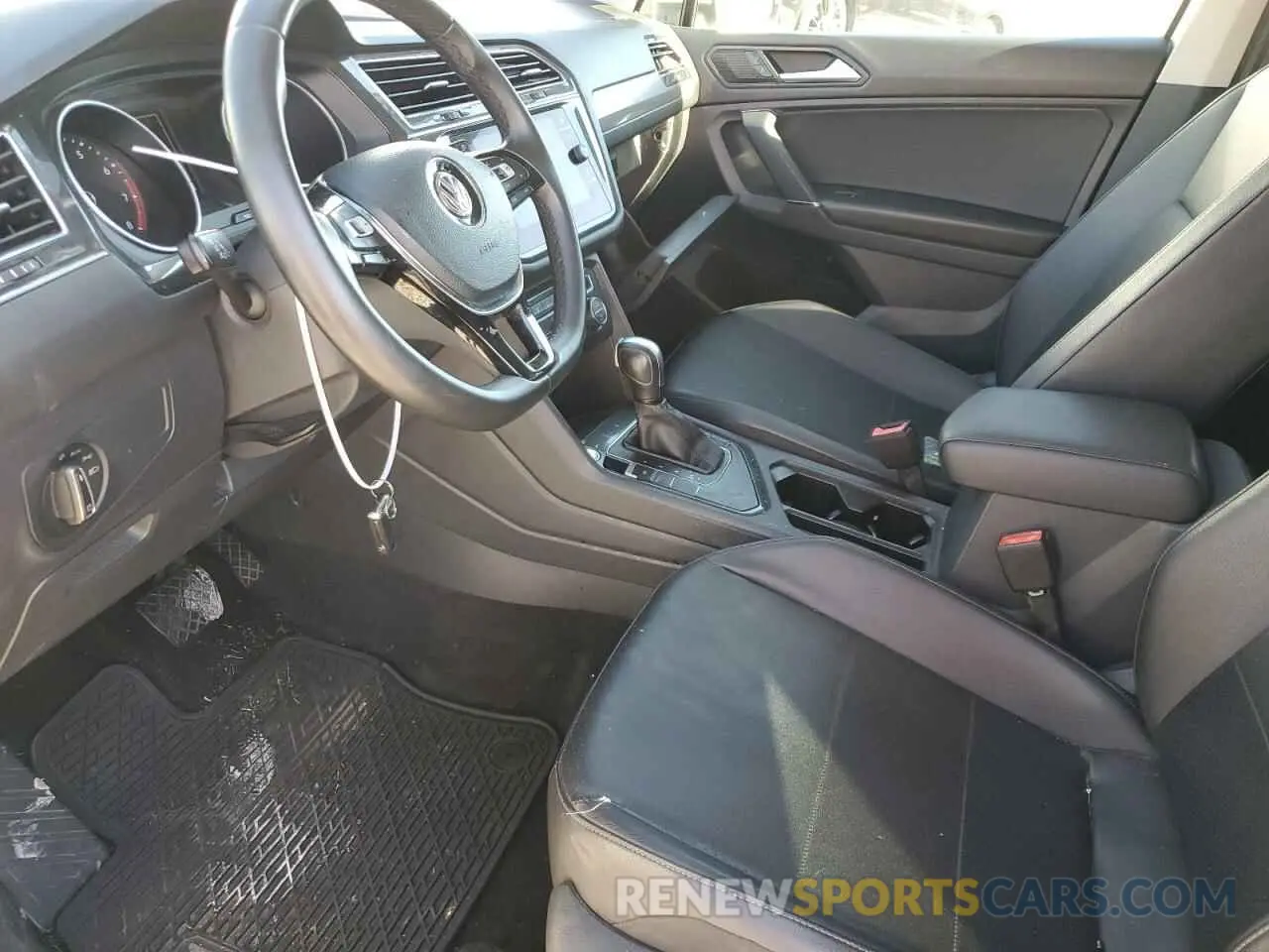 7 fotografías del automóvil dañado 3VV3B7AX4LM138493 VOLKSWAGEN TIGUAN 2020